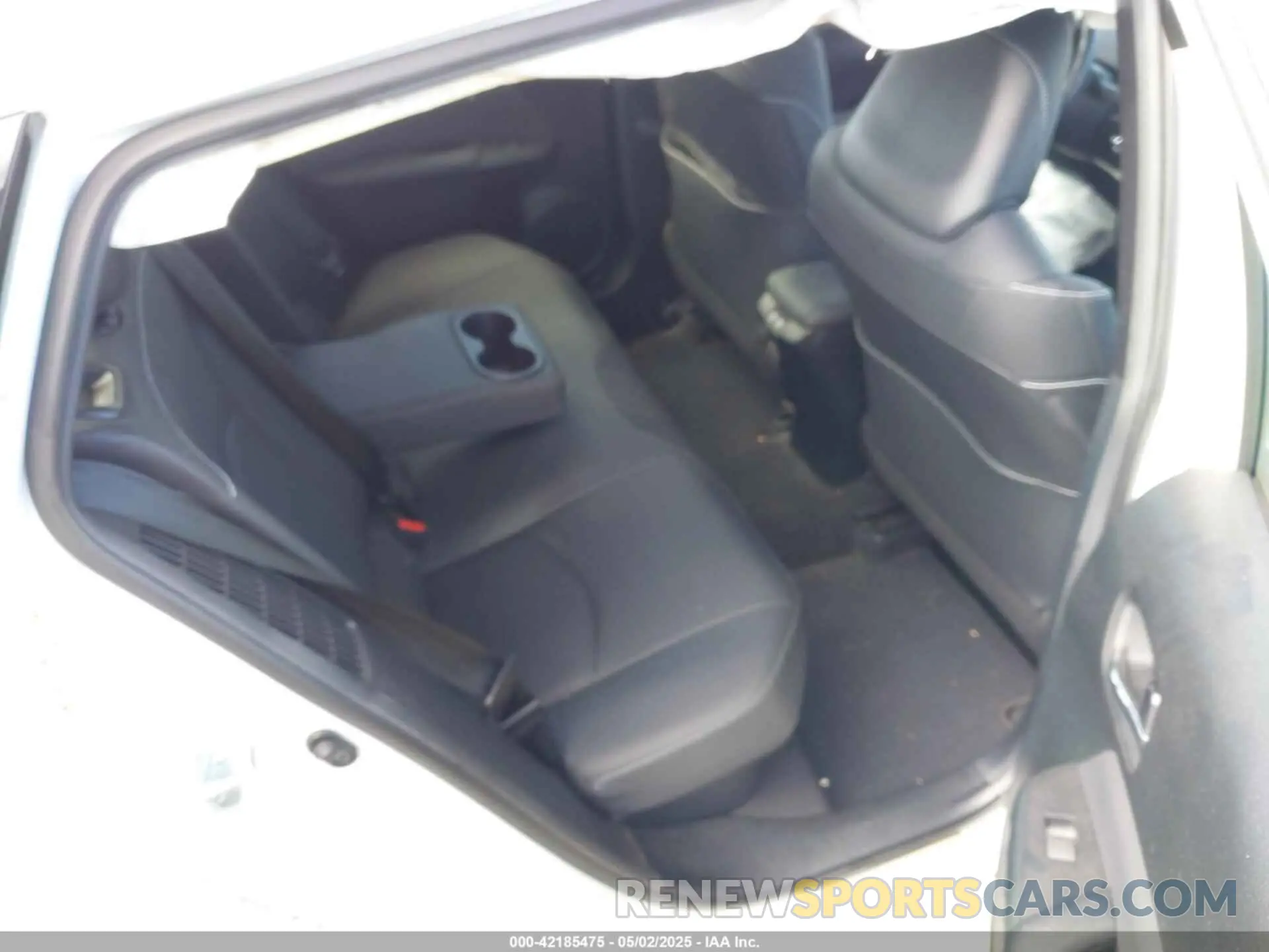 8 Photograph of a damaged car JTDKAMFPXN3202707 TOYOTA PRIUS PRIME 2022