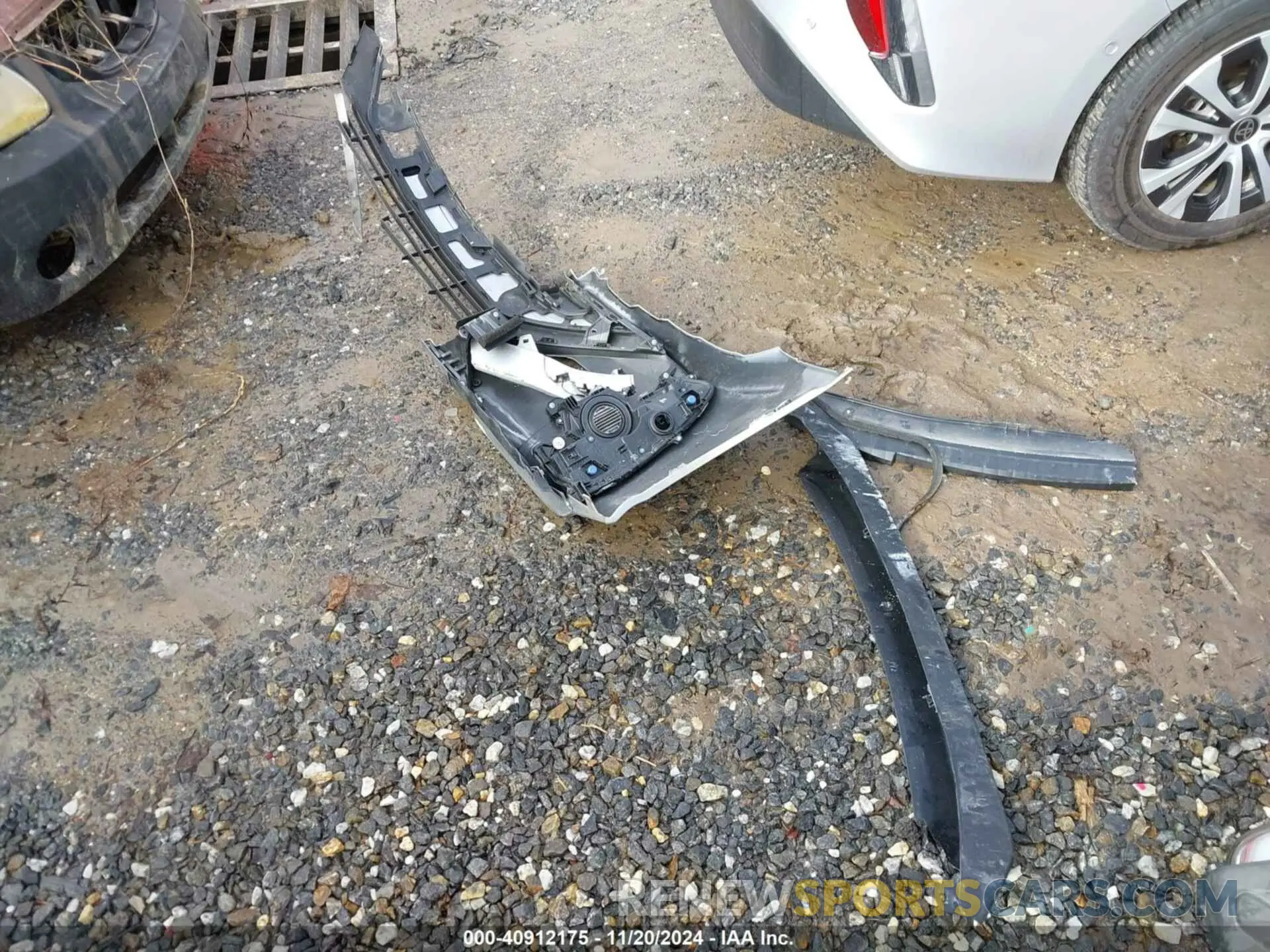 12 Photograph of a damaged car JTDKAMFPXN3225341 TOYOTA PRIUS PRIME 2022