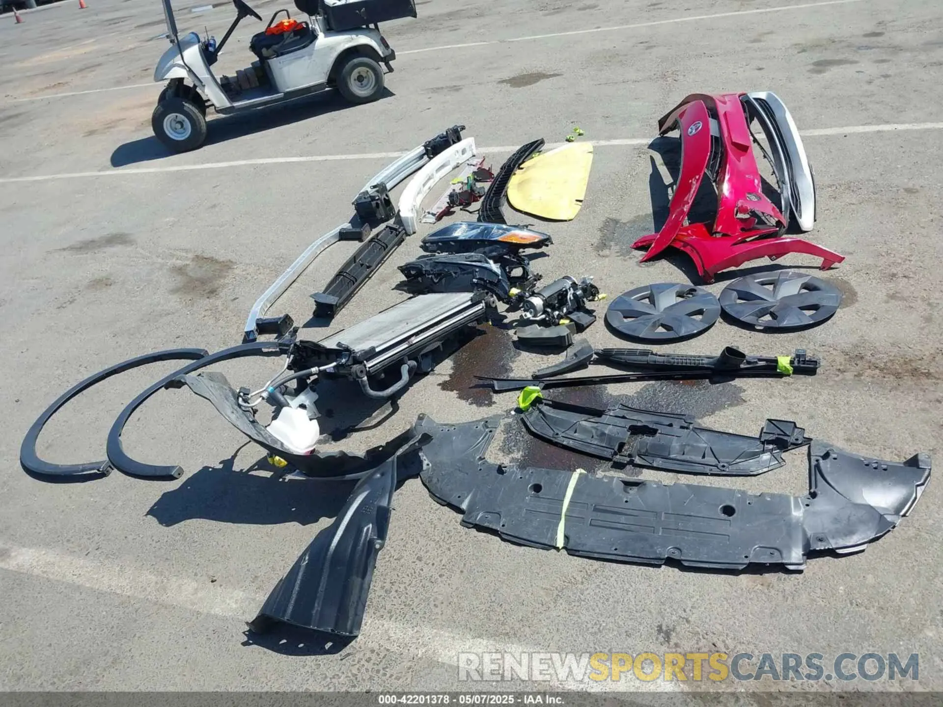 18 Photograph of a damaged car JTDACACU3P3001443 TOYOTA PRIUS PRIME 2023