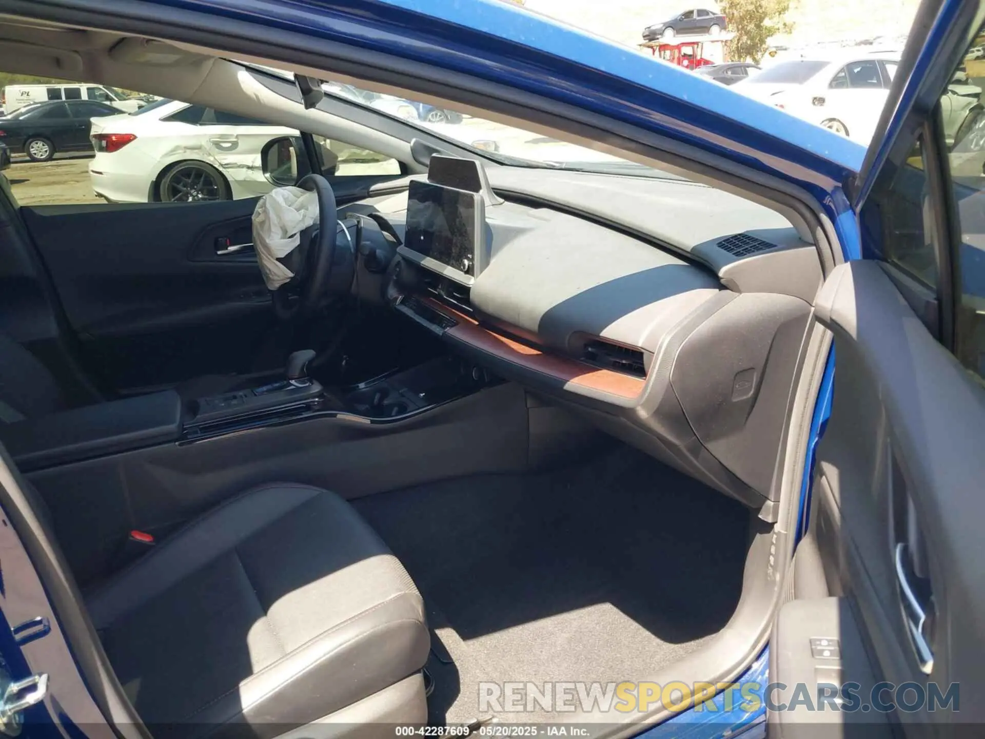 5 Photograph of a damaged car JTDACACUXP3010141 TOYOTA PRIUS PRIME 2023