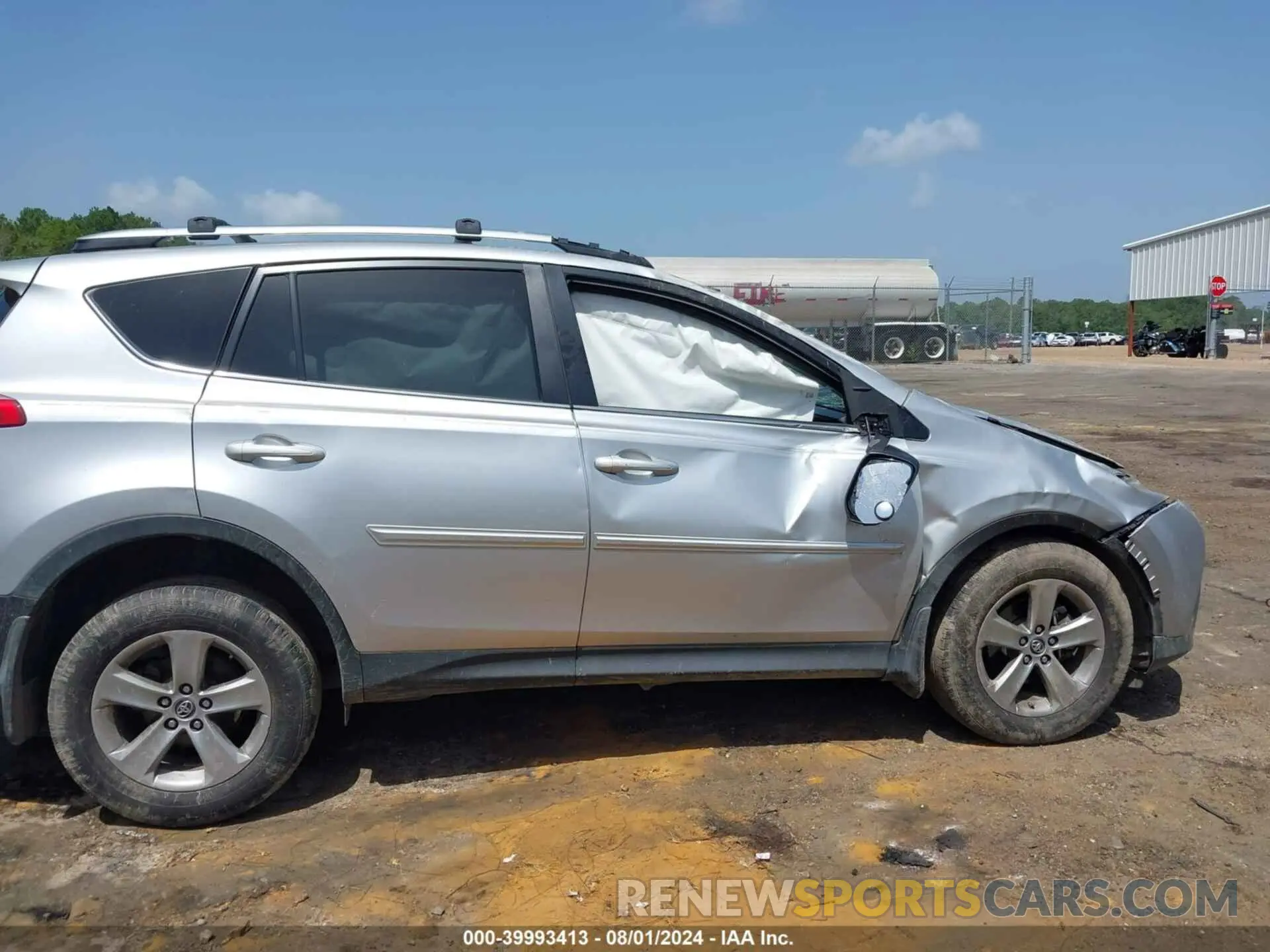 13 Photograph of a damaged car 2T3WFREV2FW165795 TOYOTA RAV4 2015