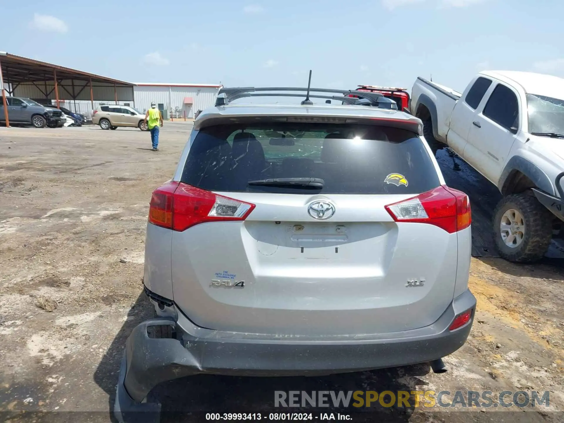 16 Photograph of a damaged car 2T3WFREV2FW165795 TOYOTA RAV4 2015