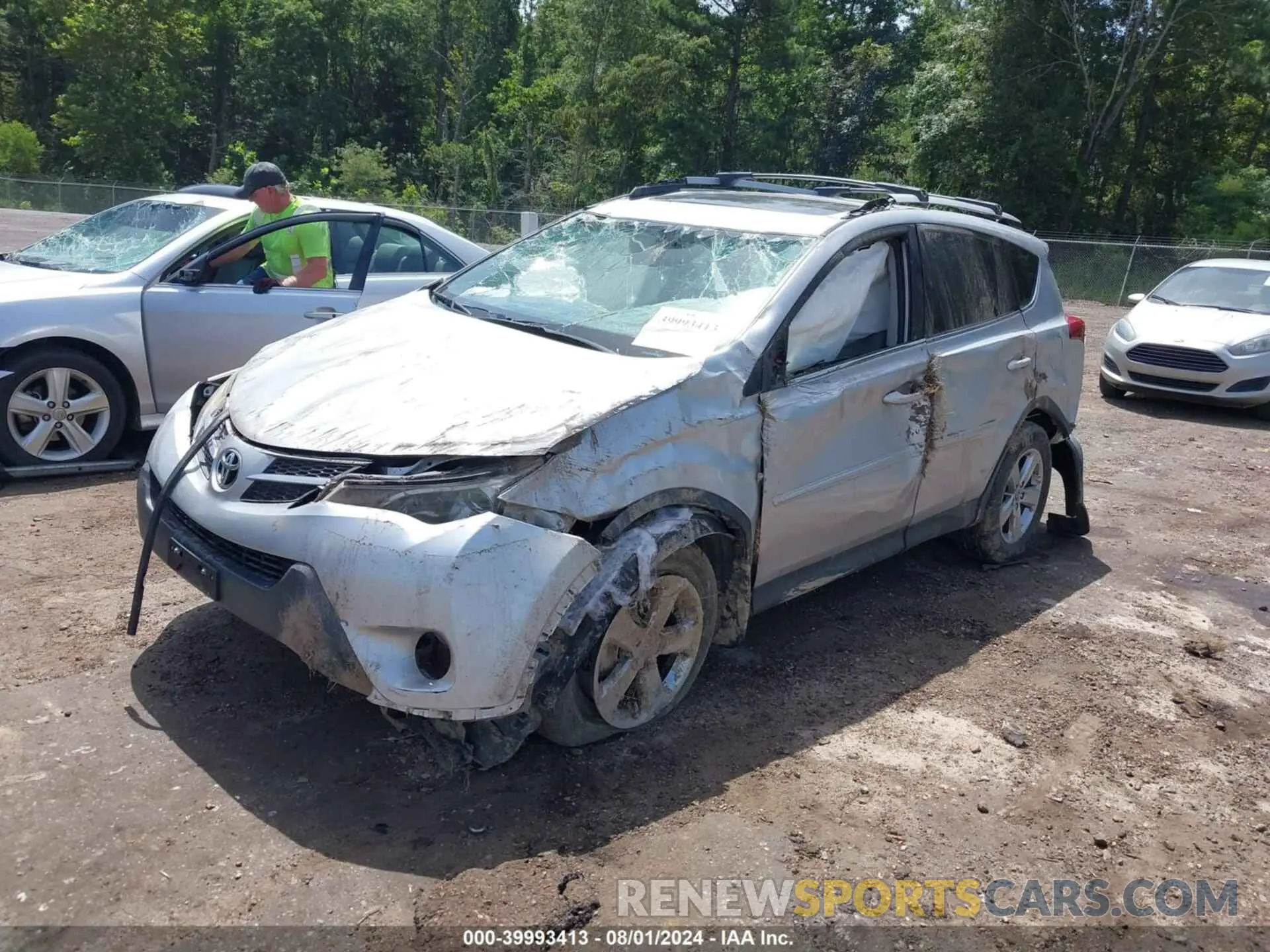 2 Photograph of a damaged car 2T3WFREV2FW165795 TOYOTA RAV4 2015