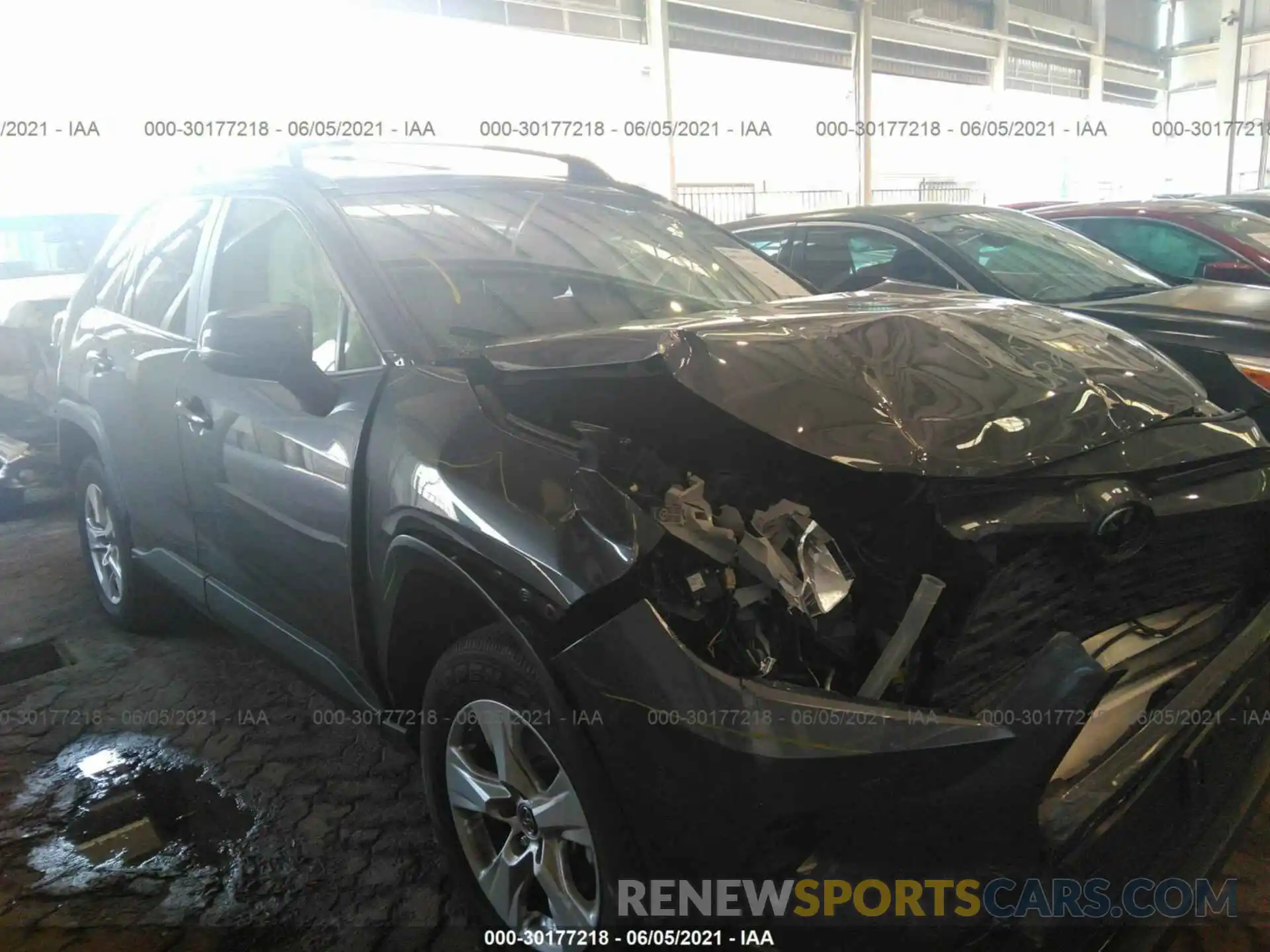 1 Photograph of a damaged car 00000000000510774 TOYOTA RAV4 2019