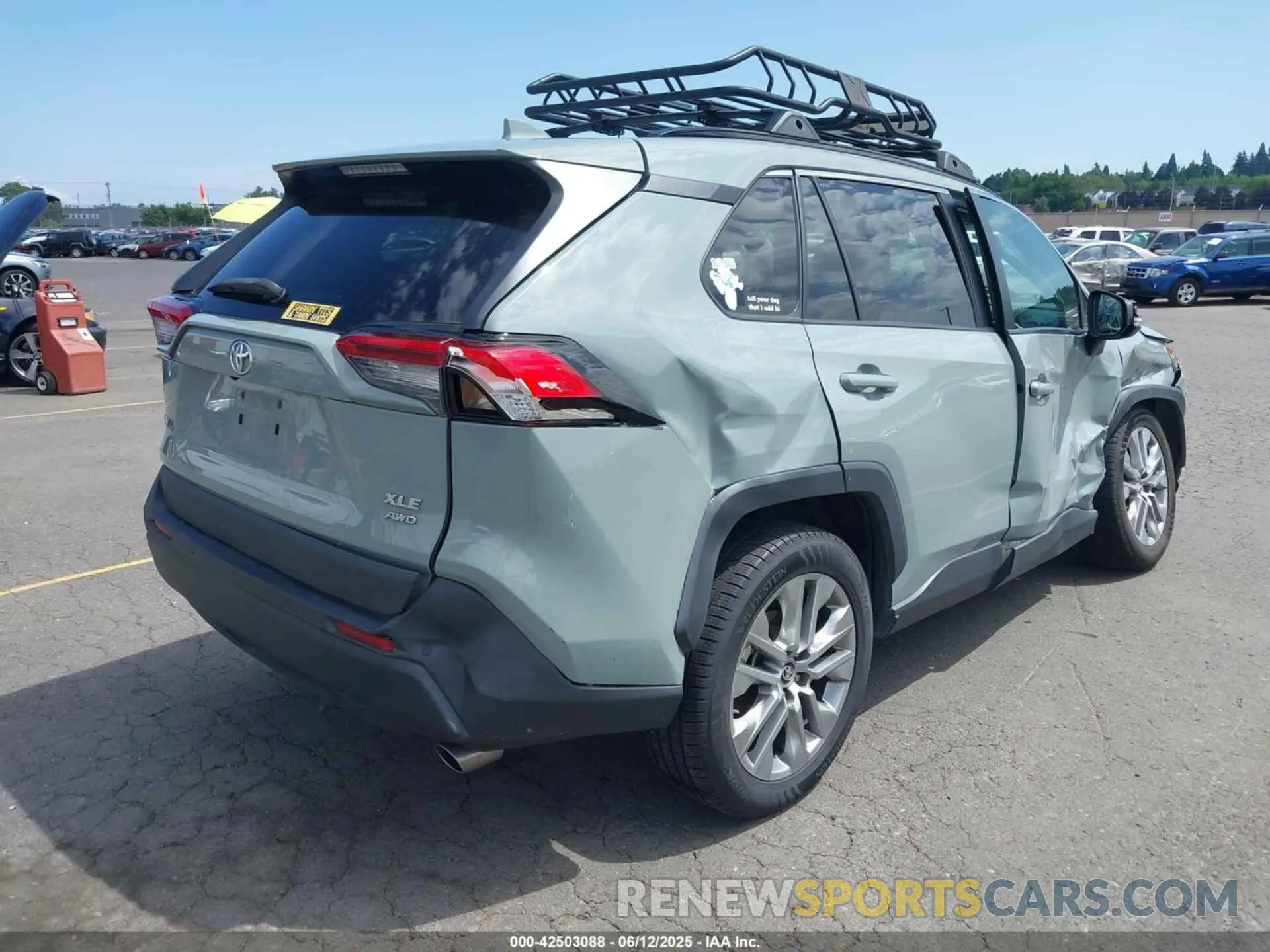 4 Photograph of a damaged car 2T3A1RFV0KC011797 TOYOTA RAV4 2019