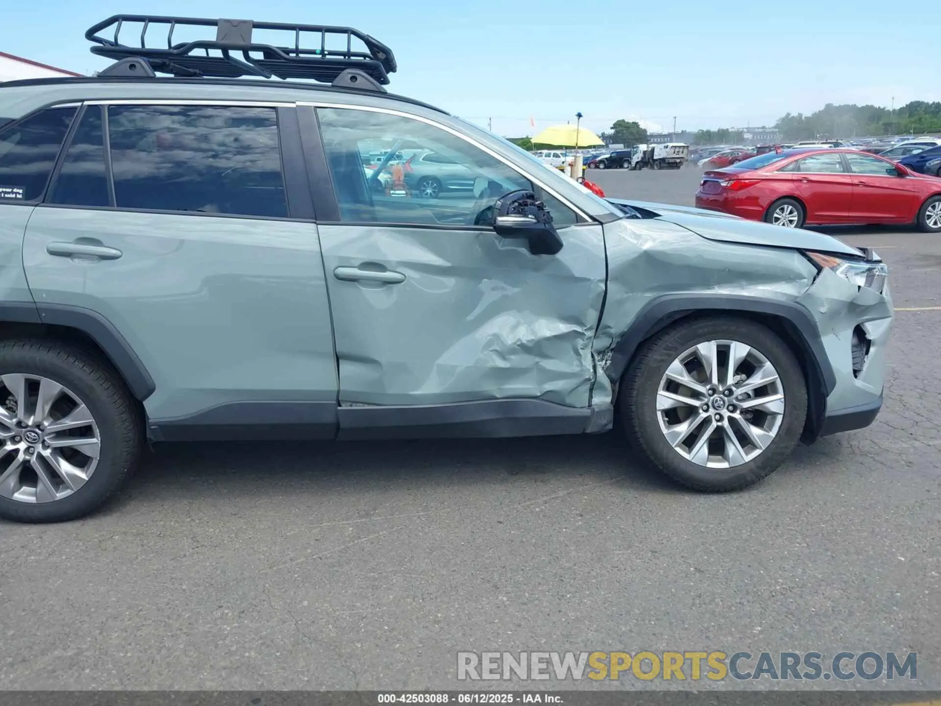 6 Photograph of a damaged car 2T3A1RFV0KC011797 TOYOTA RAV4 2019