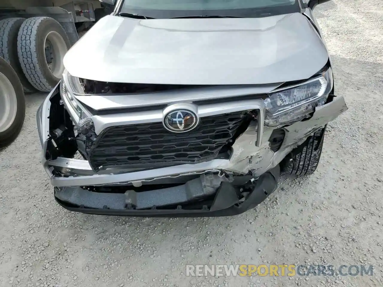 11 Photograph of a damaged car 2T3A1RFV0KC017941 TOYOTA RAV4 2019