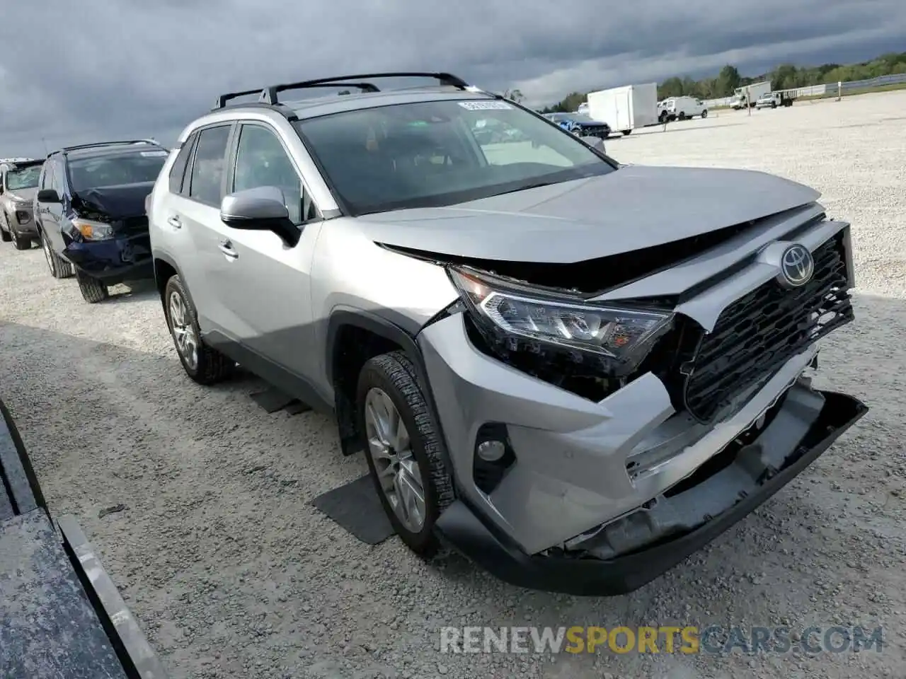 4 Photograph of a damaged car 2T3A1RFV0KC017941 TOYOTA RAV4 2019