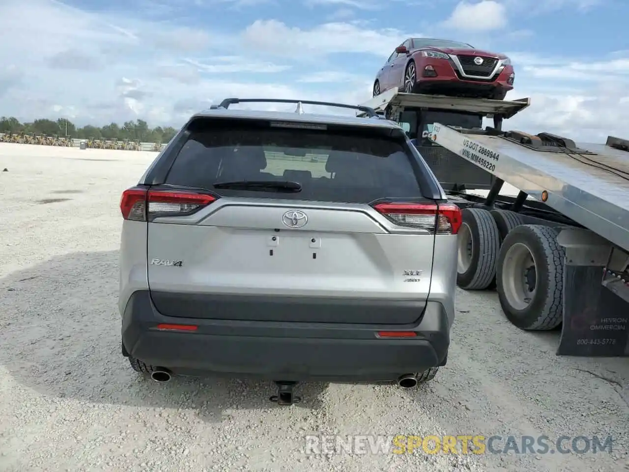 6 Photograph of a damaged car 2T3A1RFV0KC017941 TOYOTA RAV4 2019