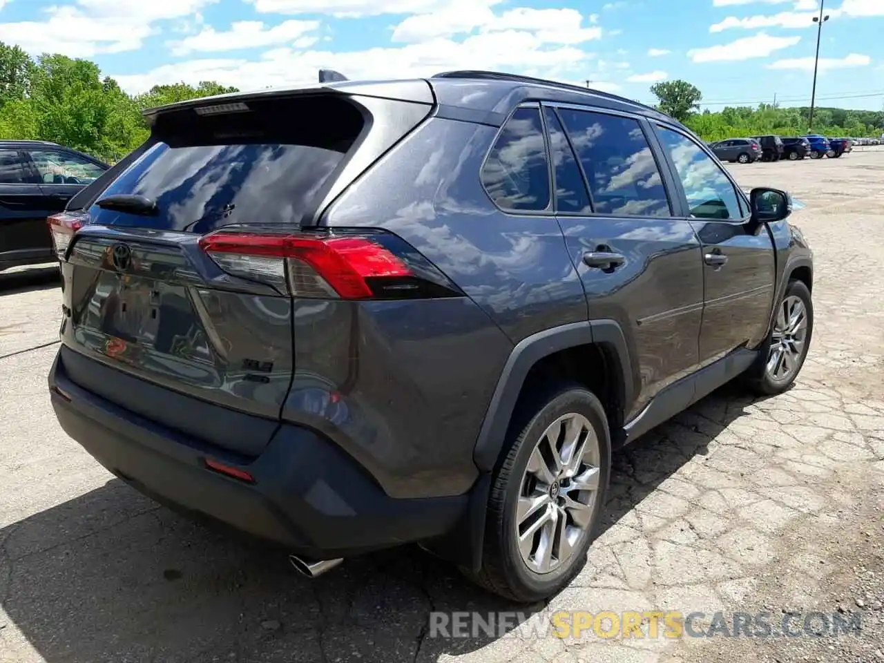 4 Photograph of a damaged car 2T3A1RFV0KC020984 TOYOTA RAV4 2019