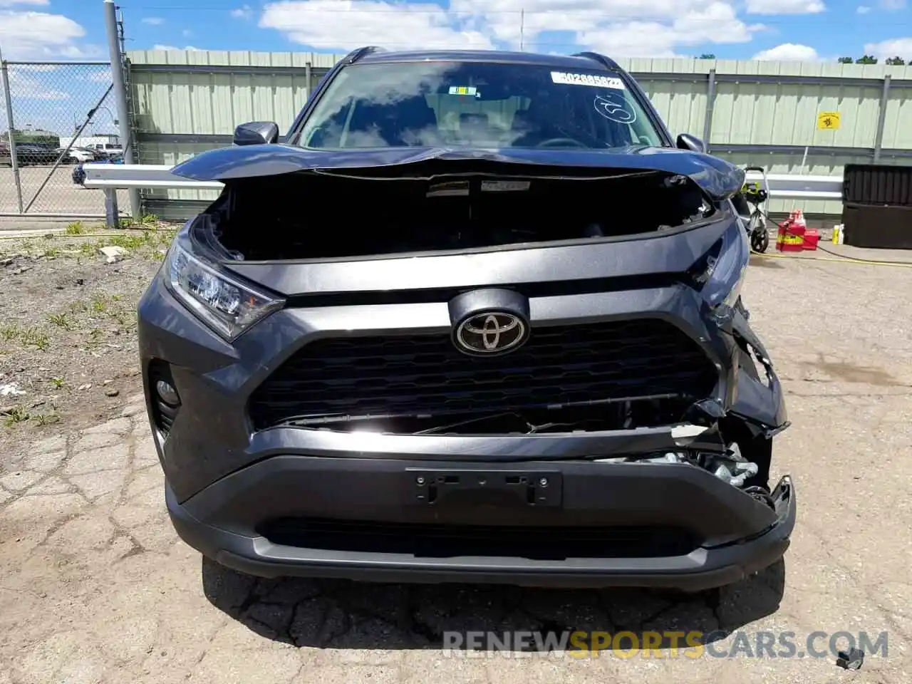 9 Photograph of a damaged car 2T3A1RFV0KC020984 TOYOTA RAV4 2019