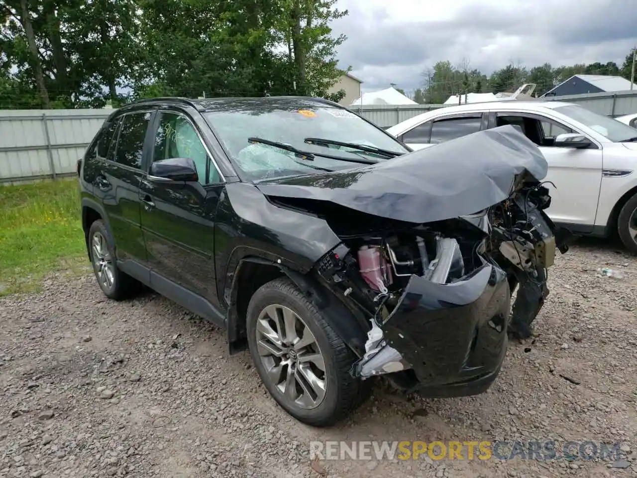 1 Photograph of a damaged car 2T3A1RFV0KC036652 TOYOTA RAV4 2019