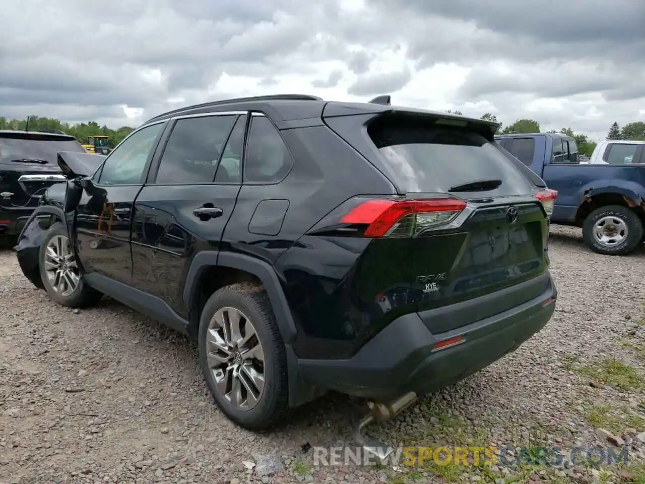 3 Photograph of a damaged car 2T3A1RFV0KC036652 TOYOTA RAV4 2019