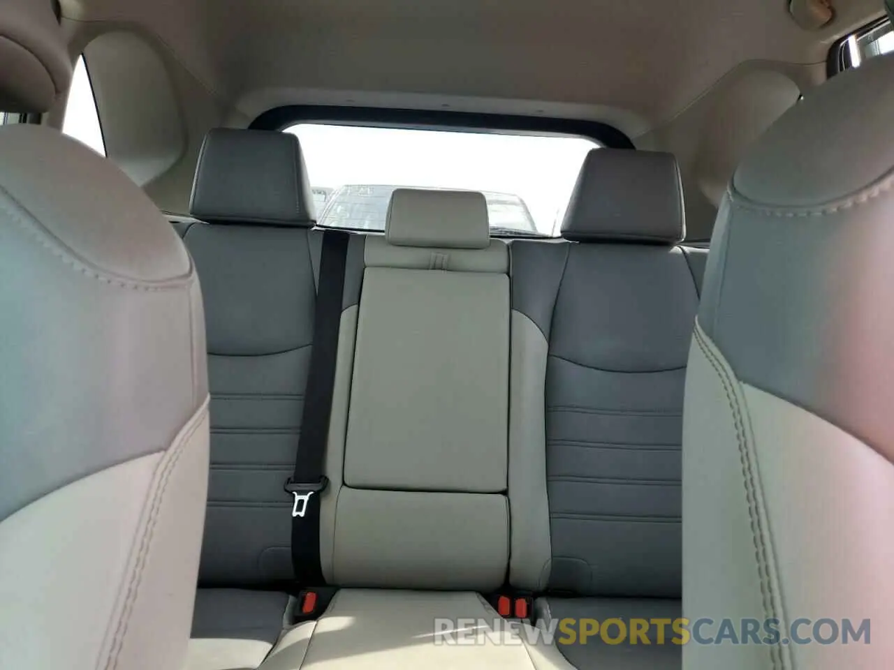 10 Photograph of a damaged car 2T3A1RFV0KW039453 TOYOTA RAV4 2019