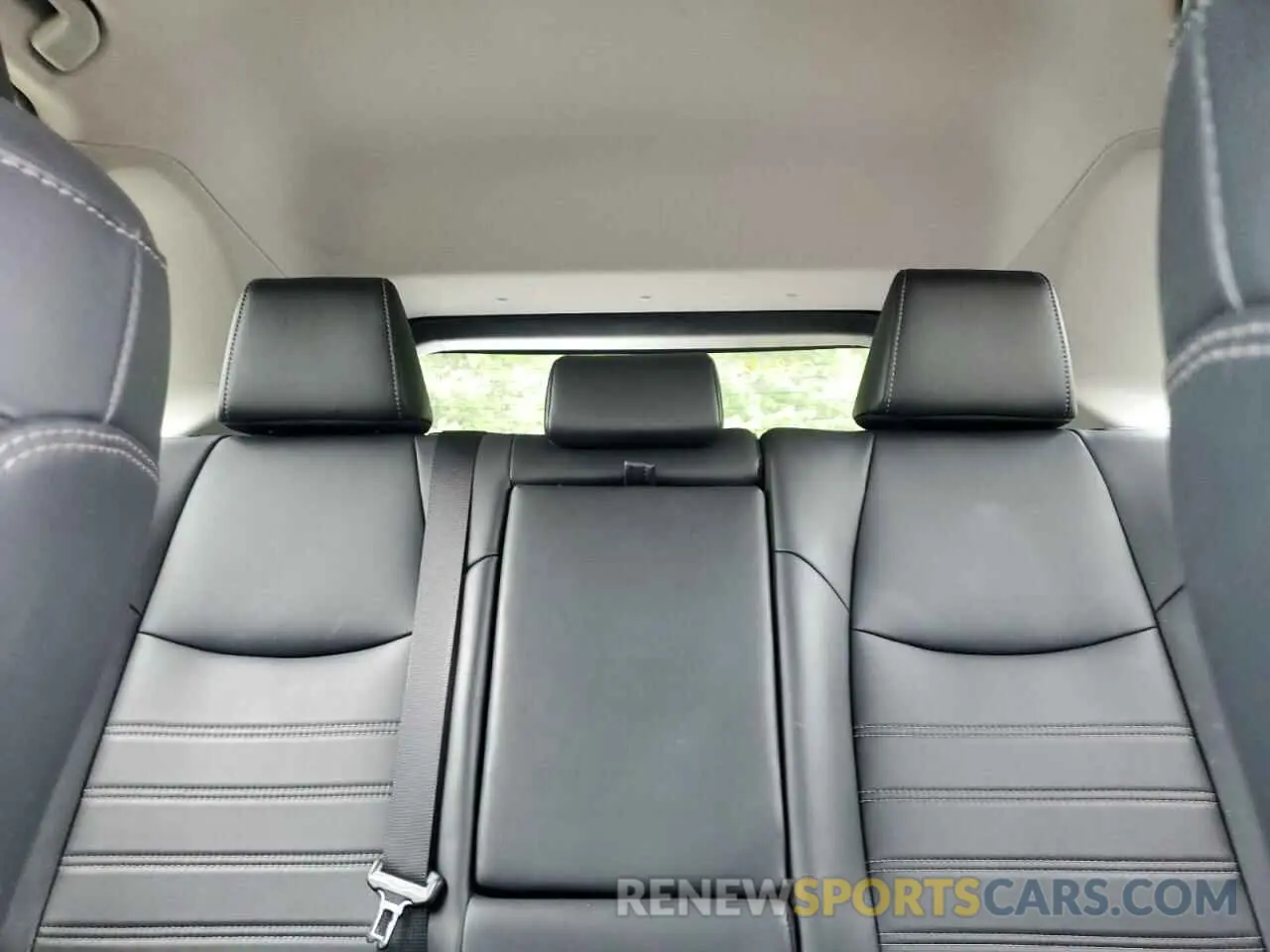 10 Photograph of a damaged car 2T3A1RFV0KW045074 TOYOTA RAV4 2019