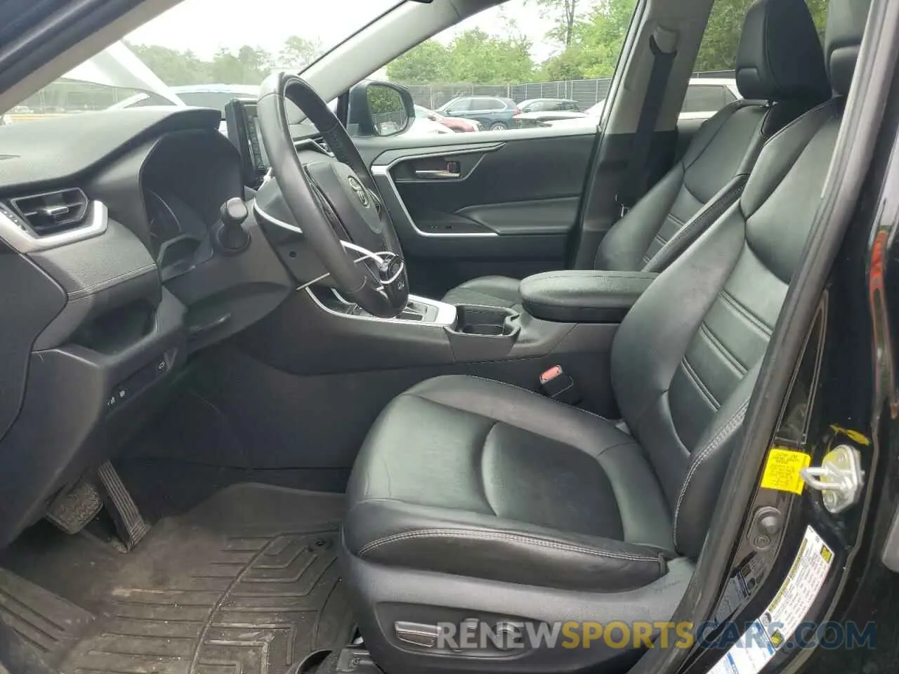 7 Photograph of a damaged car 2T3A1RFV0KW045074 TOYOTA RAV4 2019