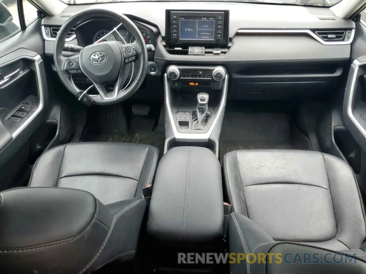8 Photograph of a damaged car 2T3A1RFV0KW045074 TOYOTA RAV4 2019