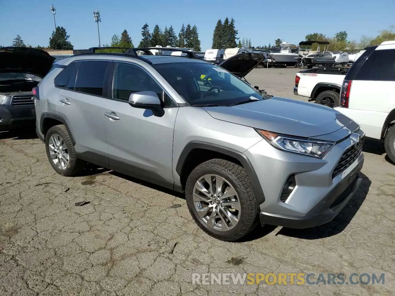 4 Photograph of a damaged car 2T3A1RFV0KW051537 TOYOTA RAV4 2019