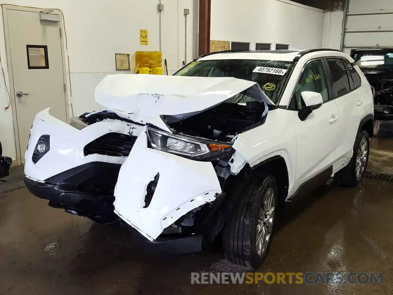 2 Photograph of a damaged car 2T3A1RFV0KW061193 TOYOTA RAV4 2019