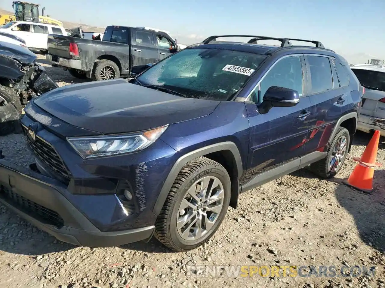 1 Photograph of a damaged car 2T3A1RFV0KW079757 TOYOTA RAV4 2019