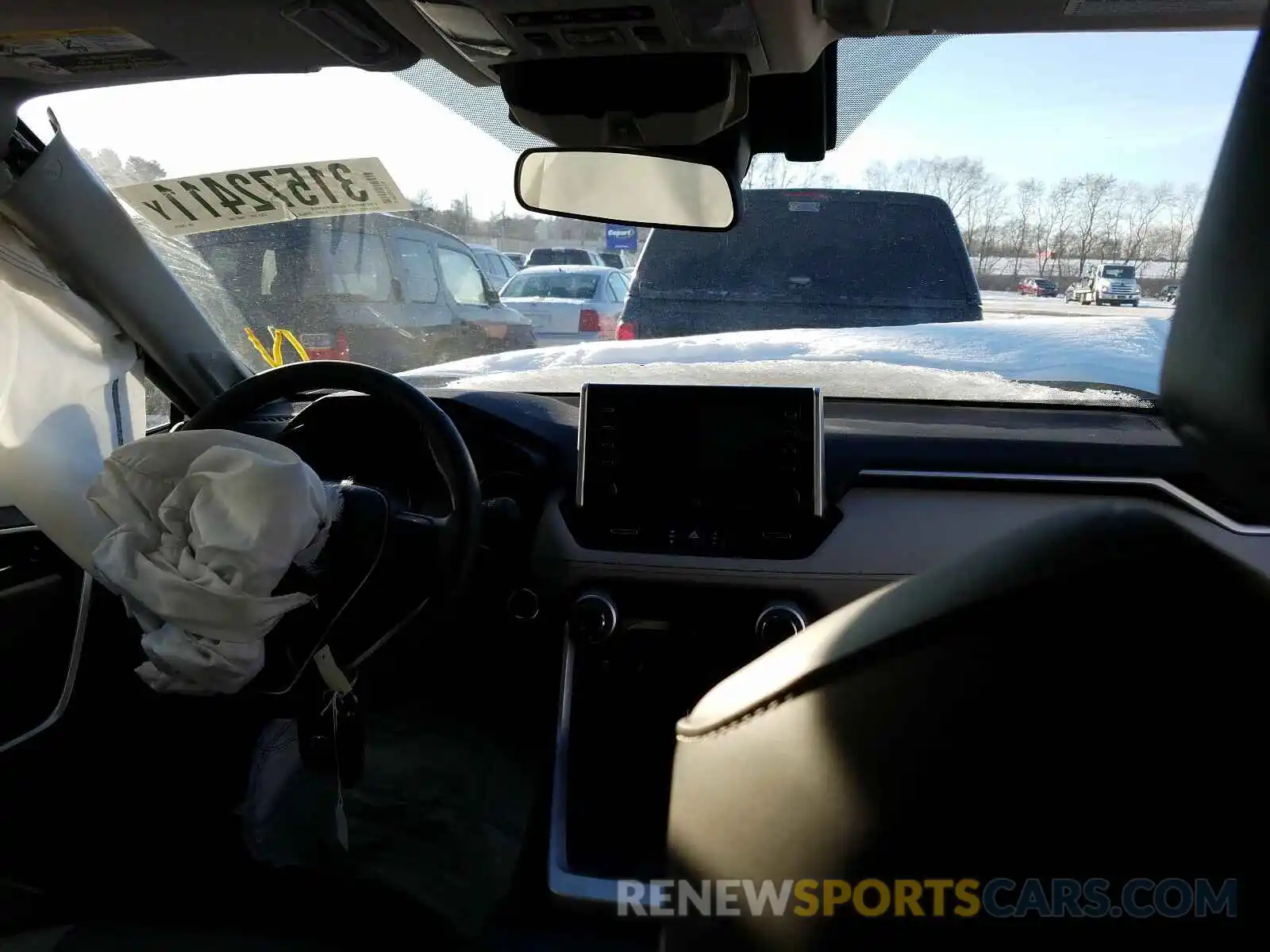 9 Photograph of a damaged car 2T3A1RFV0KW079774 TOYOTA RAV4 2019