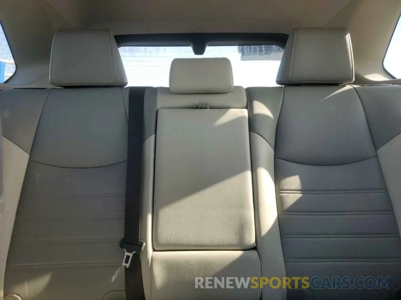 10 Photograph of a damaged car 2T3A1RFV1KC012120 TOYOTA RAV4 2019