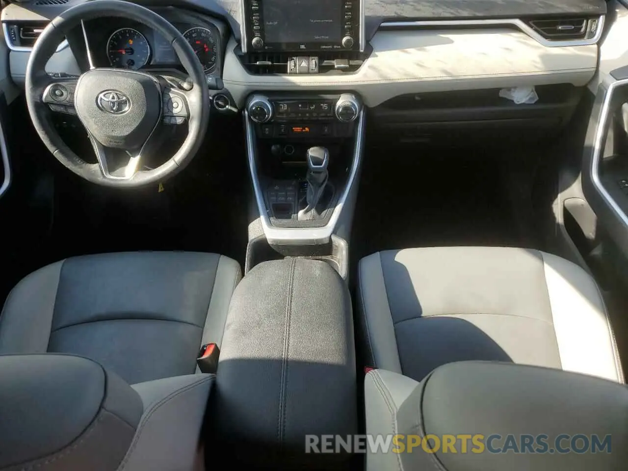 8 Photograph of a damaged car 2T3A1RFV1KC012120 TOYOTA RAV4 2019