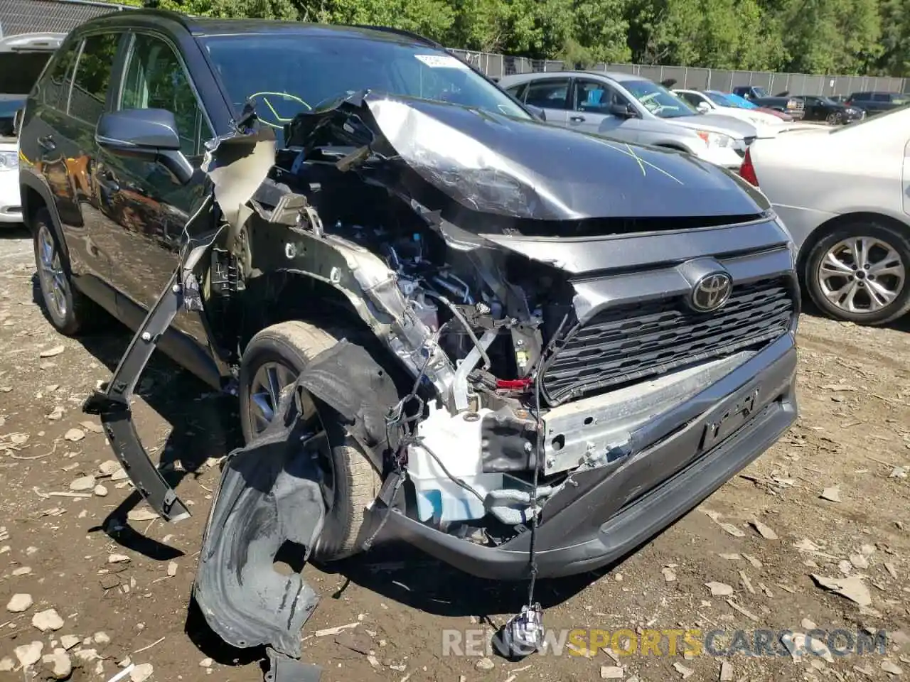 9 Photograph of a damaged car 2T3A1RFV1KC044453 TOYOTA RAV4 2019