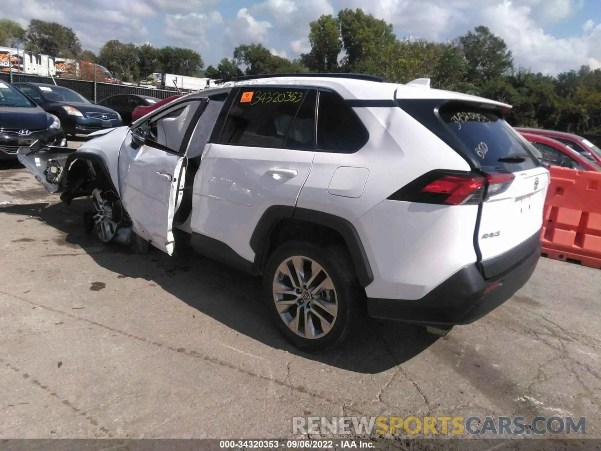 3 Photograph of a damaged car 2T3A1RFV1KW012410 TOYOTA RAV4 2019