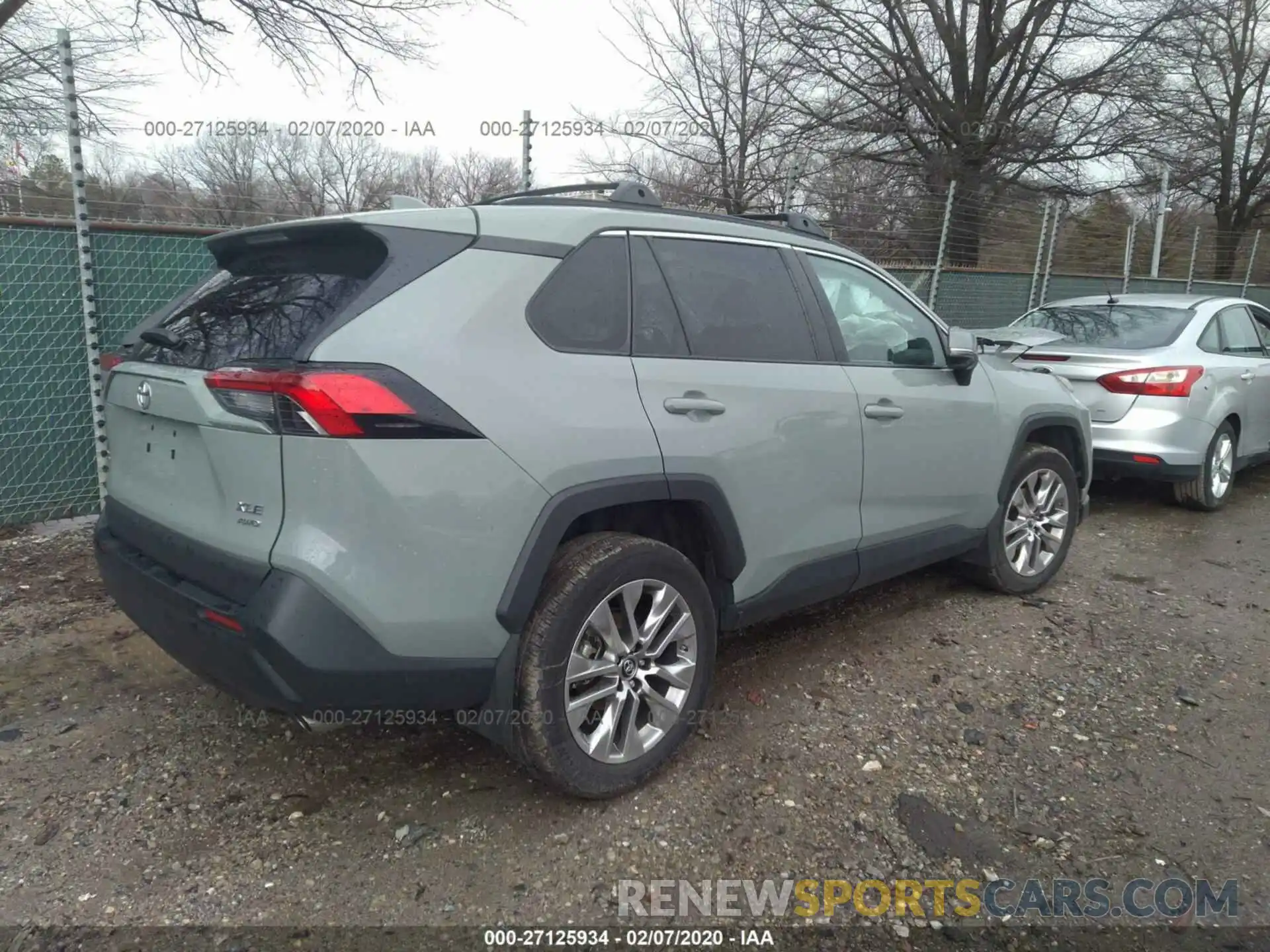 4 Photograph of a damaged car 2T3A1RFV1KW016425 TOYOTA RAV4 2019