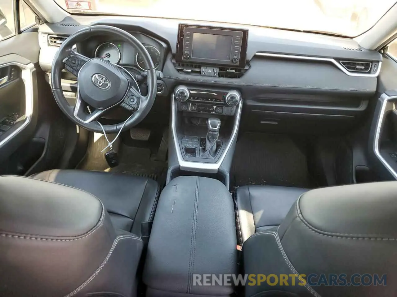 8 Photograph of a damaged car 2T3A1RFV1KW045407 TOYOTA RAV4 2019