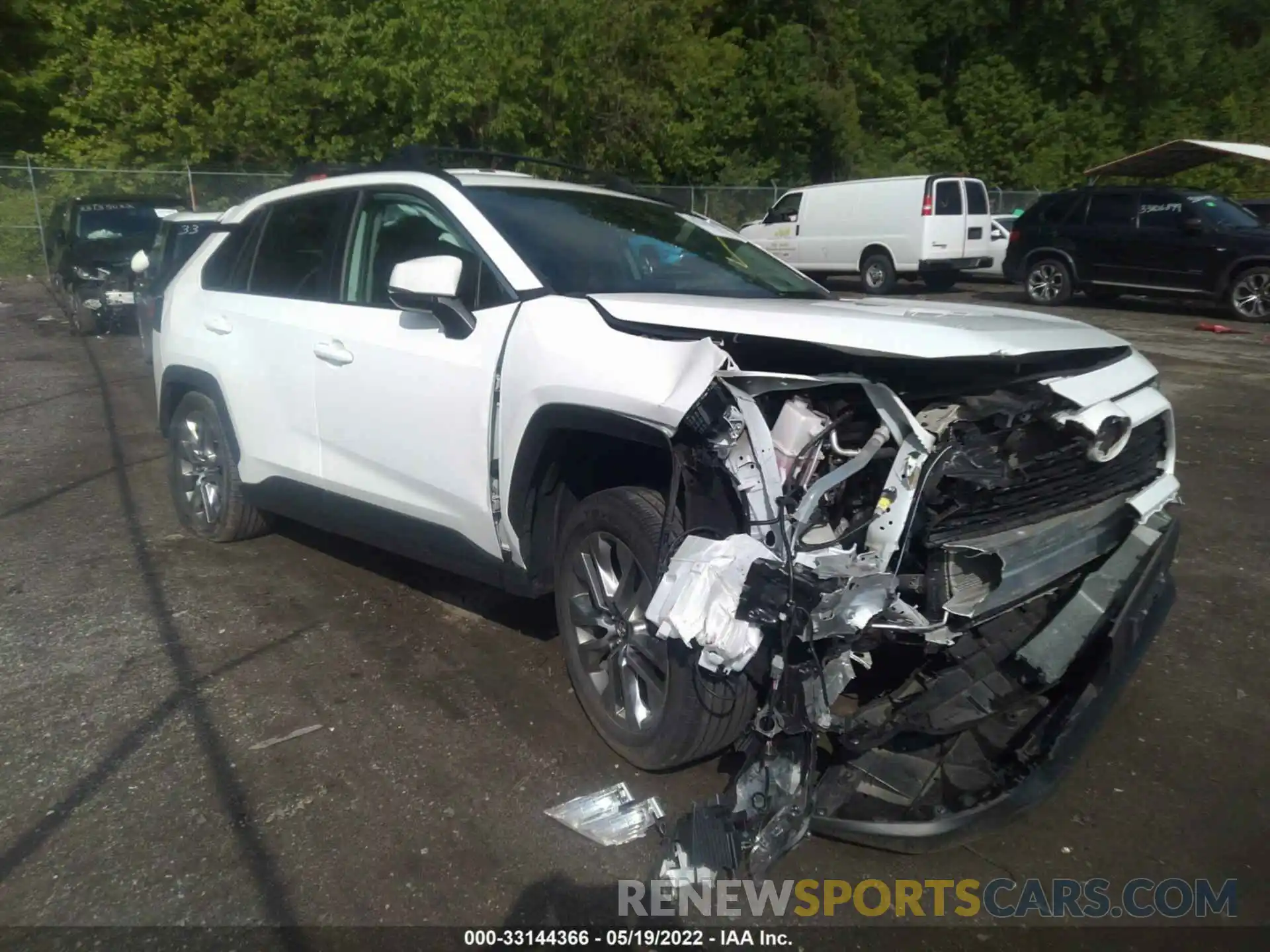 1 Photograph of a damaged car 2T3A1RFV2KC019691 TOYOTA RAV4 2019