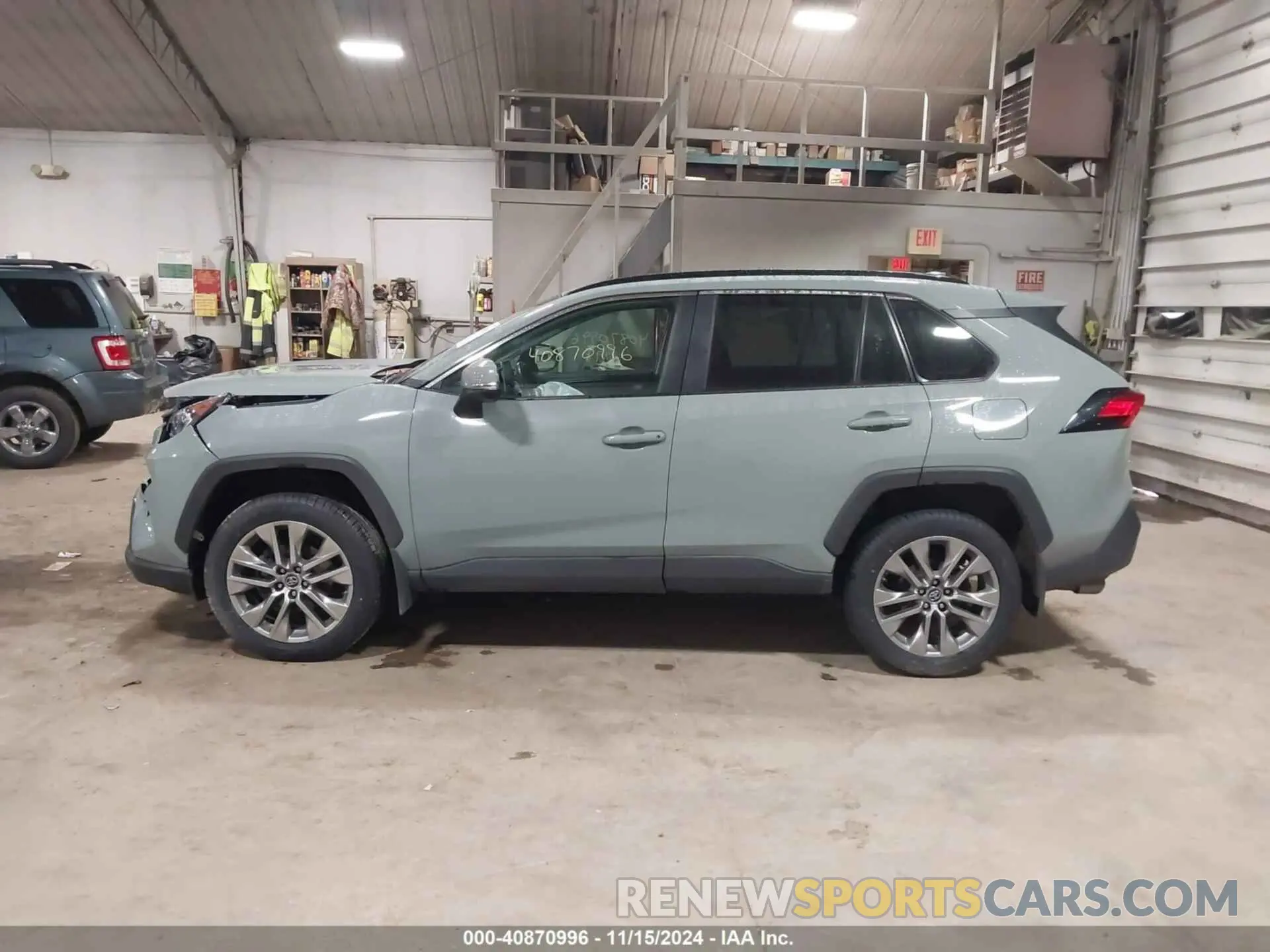 14 Photograph of a damaged car 2T3A1RFV2KC030111 TOYOTA RAV4 2019