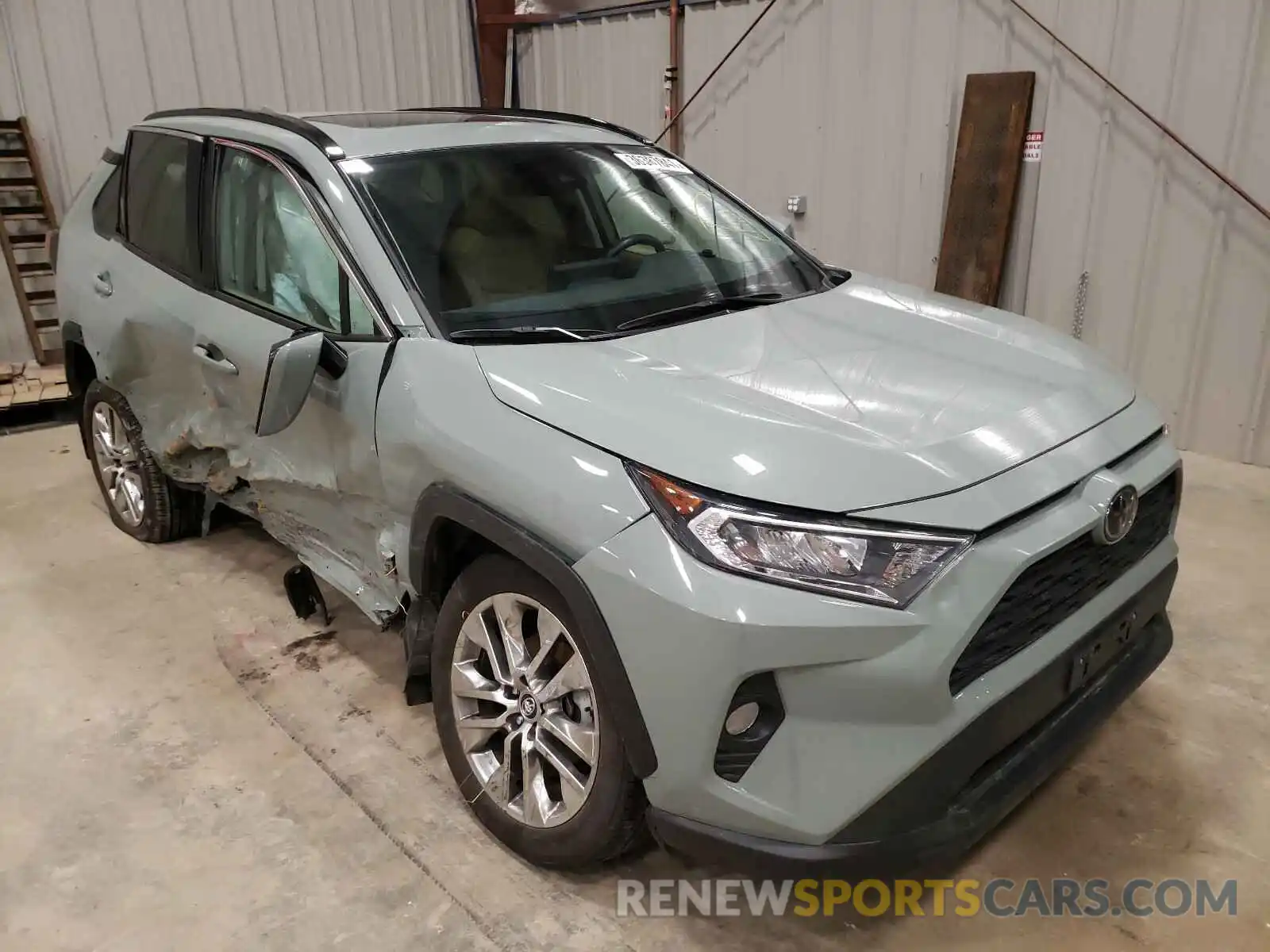 1 Photograph of a damaged car 2T3A1RFV2KW045366 TOYOTA RAV4 2019