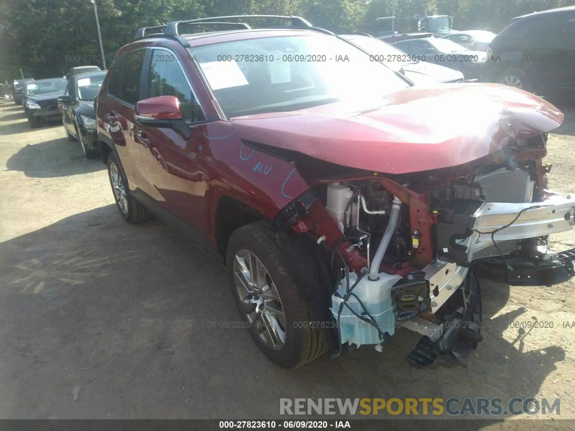 1 Photograph of a damaged car 2T3A1RFV2KW080652 TOYOTA RAV4 2019