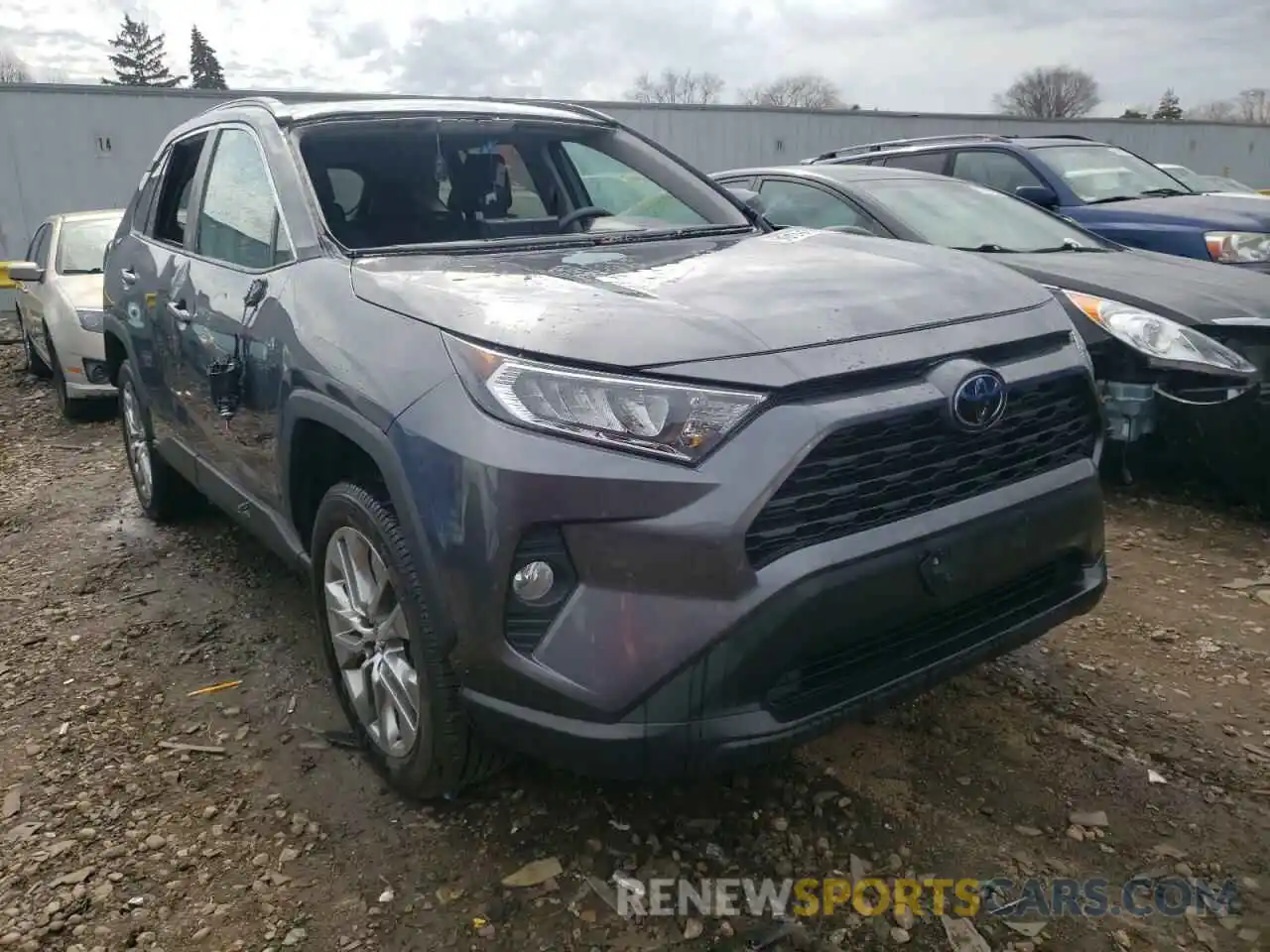 1 Photograph of a damaged car 2T3A1RFV3KC019263 TOYOTA RAV4 2019