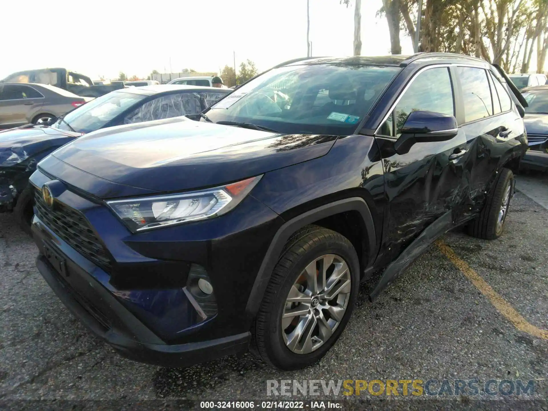 2 Photograph of a damaged car 2T3A1RFV3KC030098 TOYOTA RAV4 2019