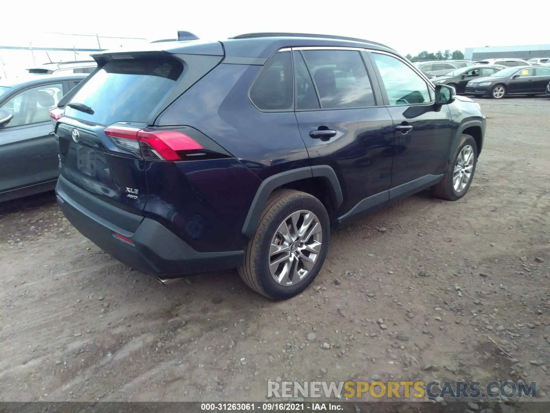 4 Photograph of a damaged car 2T3A1RFV3KW003532 TOYOTA RAV4 2019