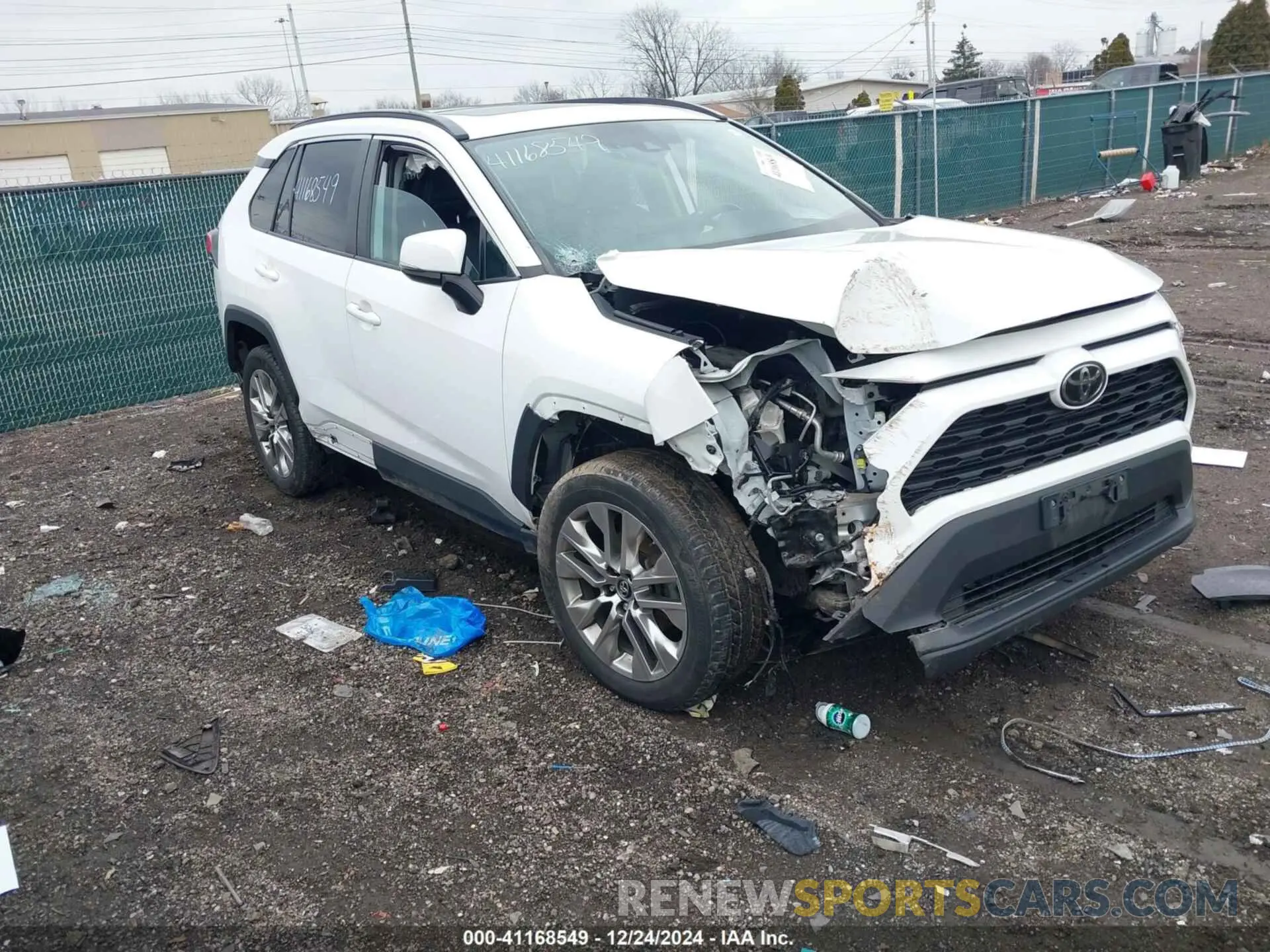 1 Photograph of a damaged car 2T3A1RFV3KW011694 TOYOTA RAV4 2019