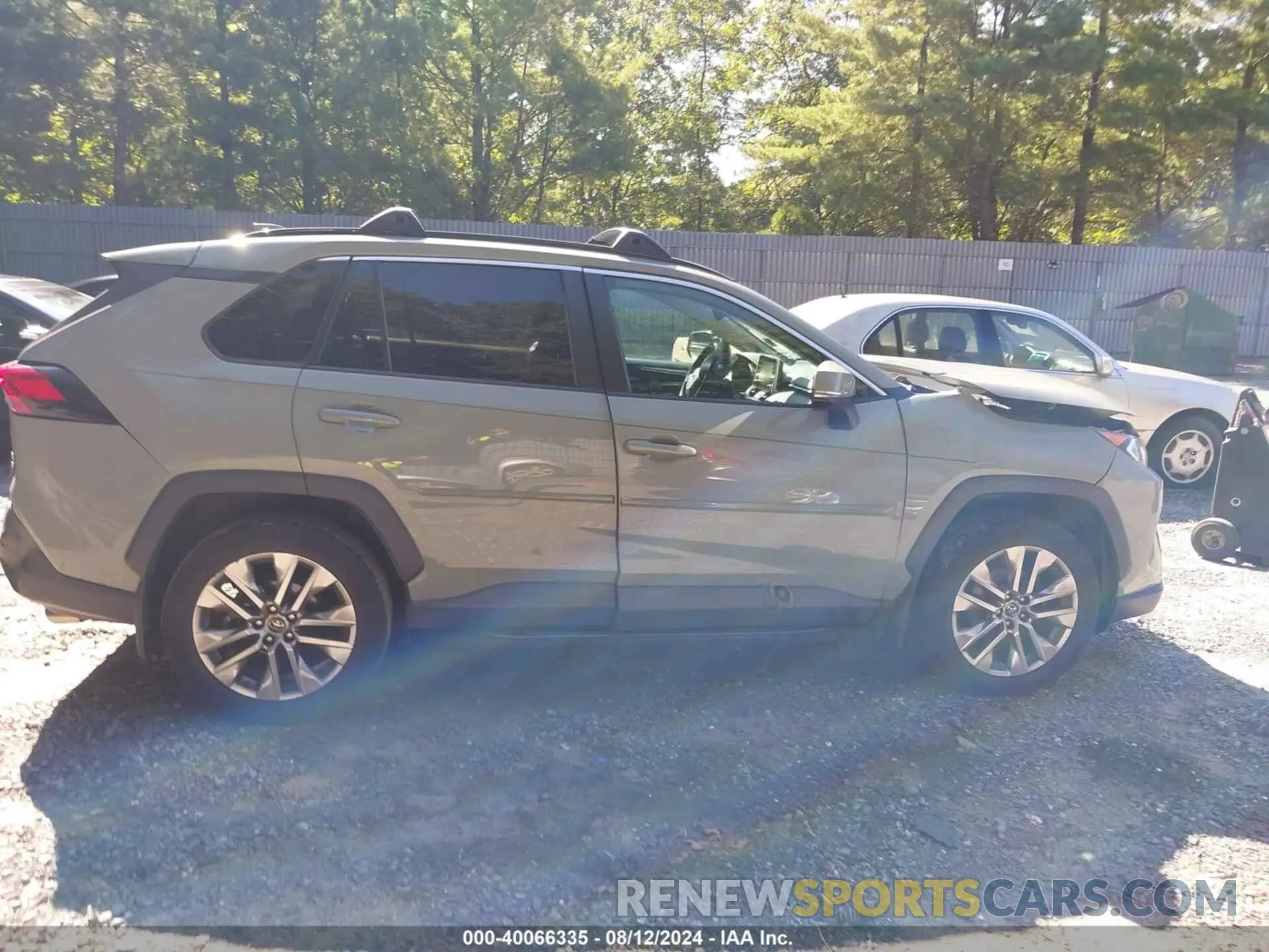 13 Photograph of a damaged car 2T3A1RFV3KW040015 TOYOTA RAV4 2019