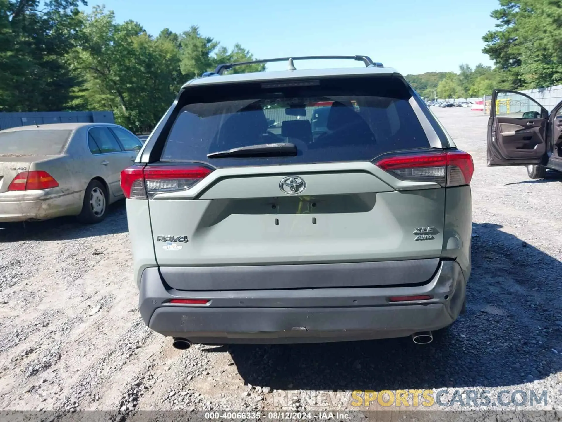 16 Photograph of a damaged car 2T3A1RFV3KW040015 TOYOTA RAV4 2019