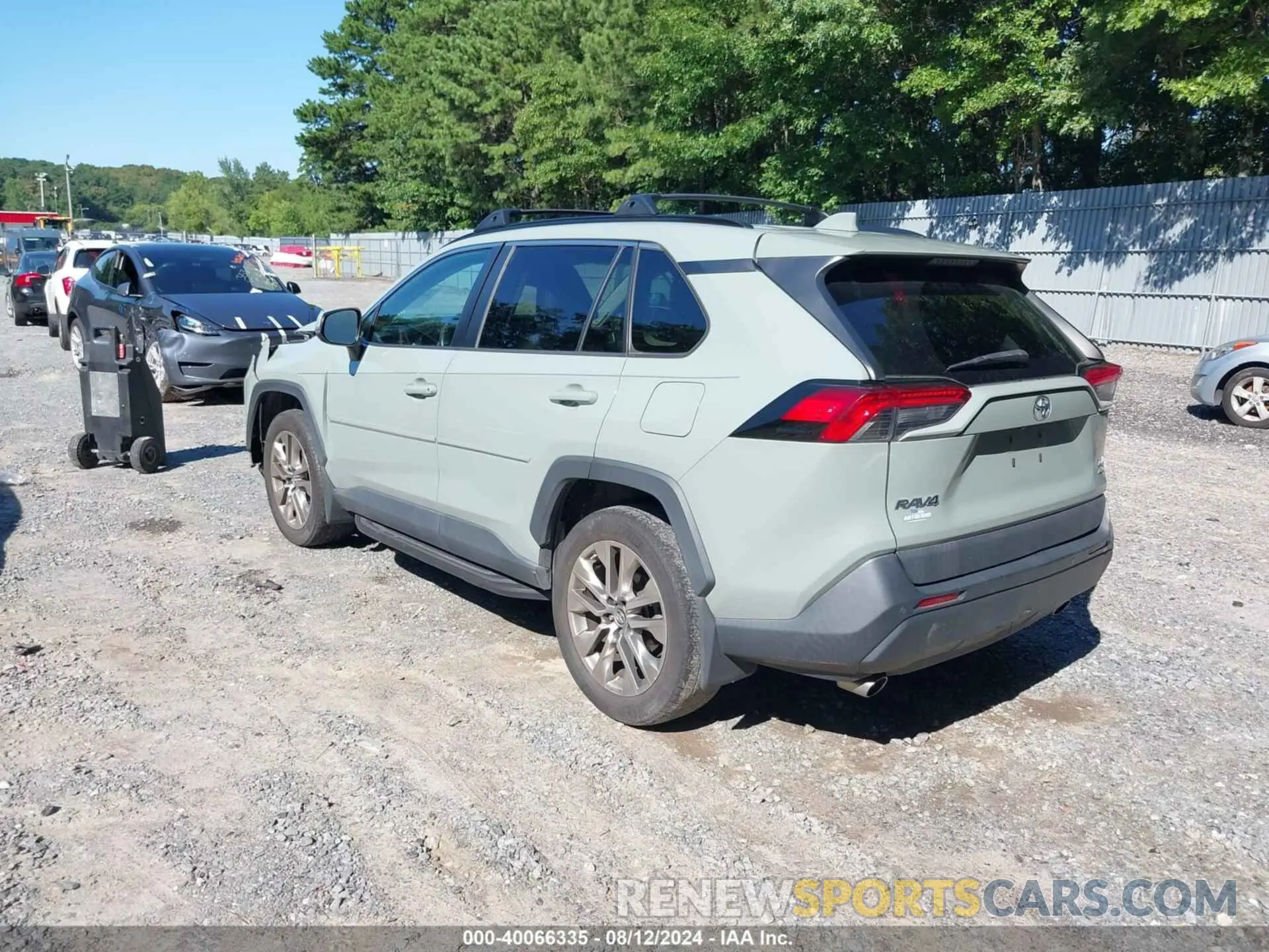 3 Photograph of a damaged car 2T3A1RFV3KW040015 TOYOTA RAV4 2019