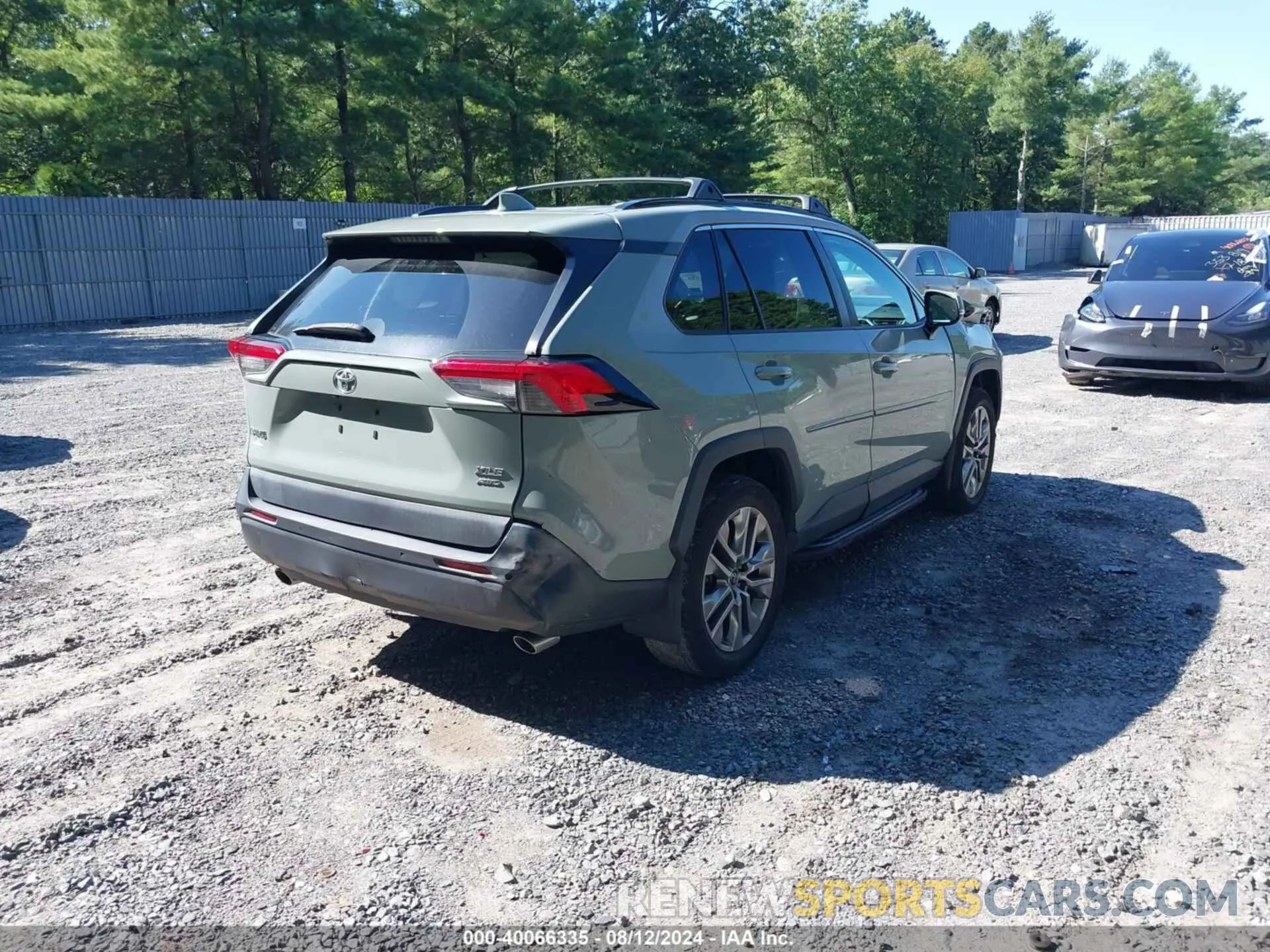4 Photograph of a damaged car 2T3A1RFV3KW040015 TOYOTA RAV4 2019