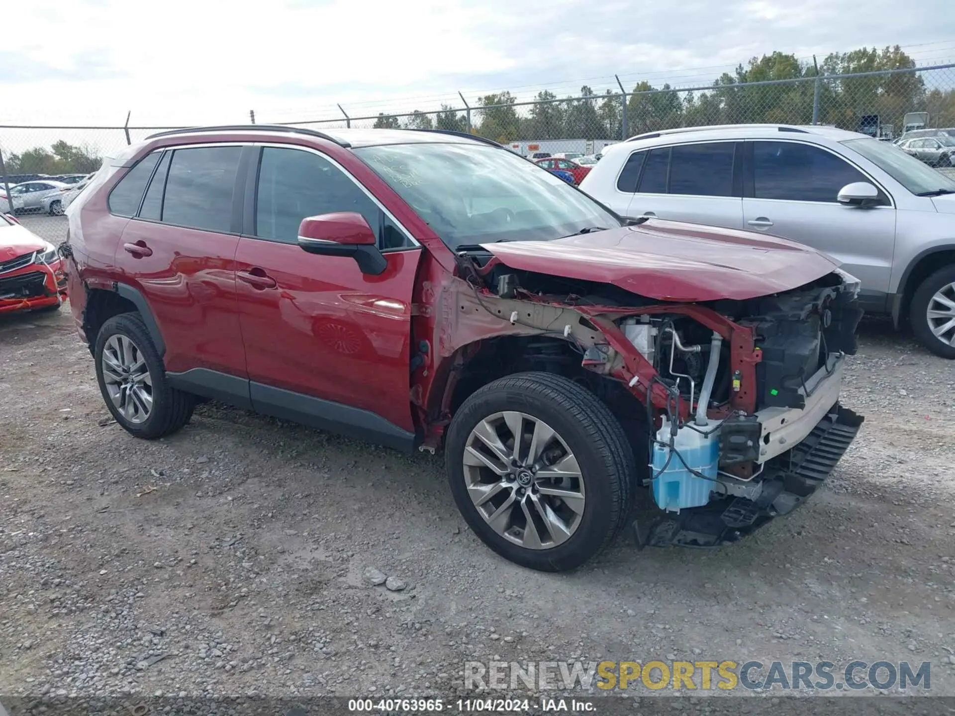 1 Photograph of a damaged car 2T3A1RFV3KW048552 TOYOTA RAV4 2019