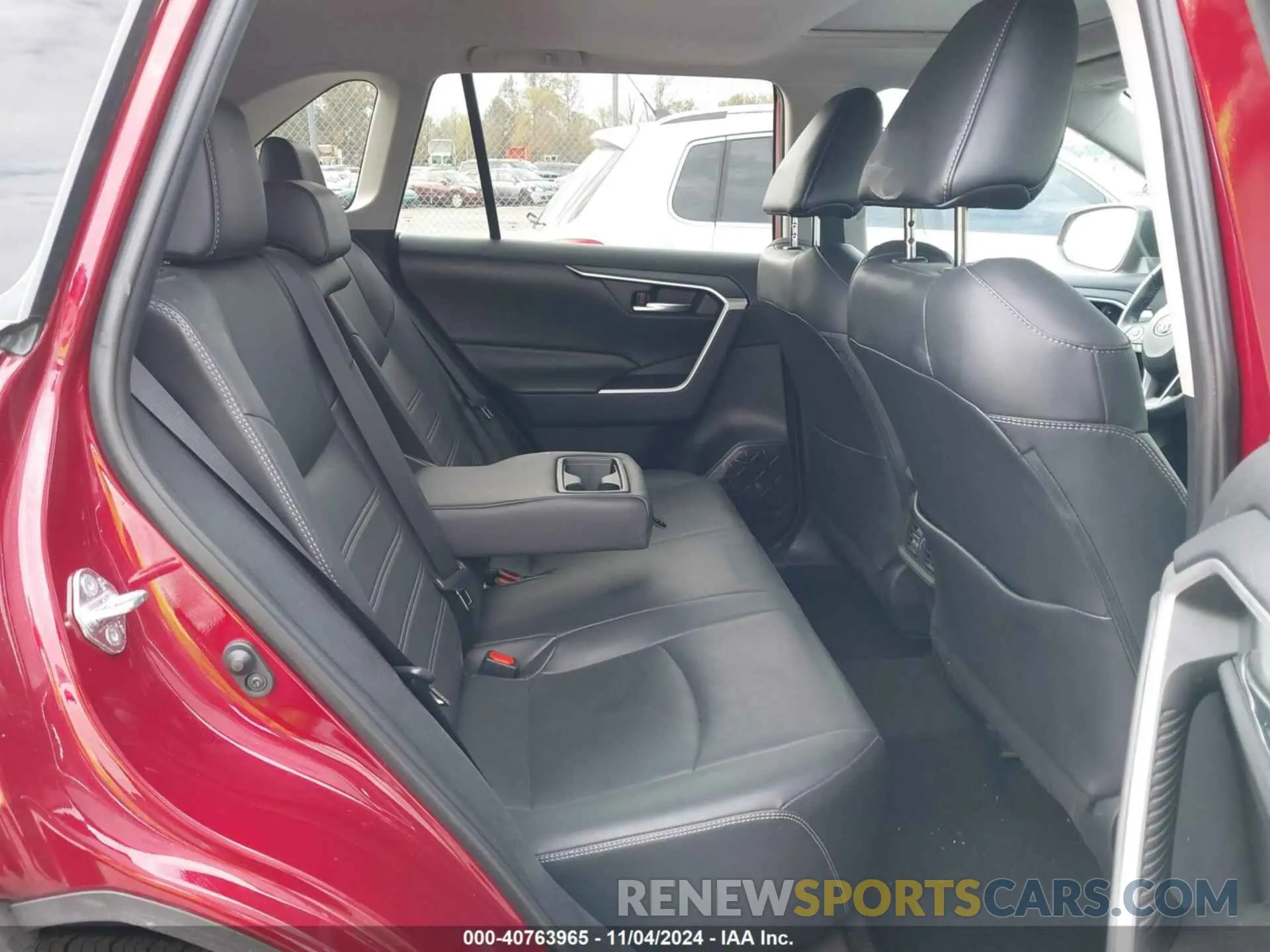 8 Photograph of a damaged car 2T3A1RFV3KW048552 TOYOTA RAV4 2019