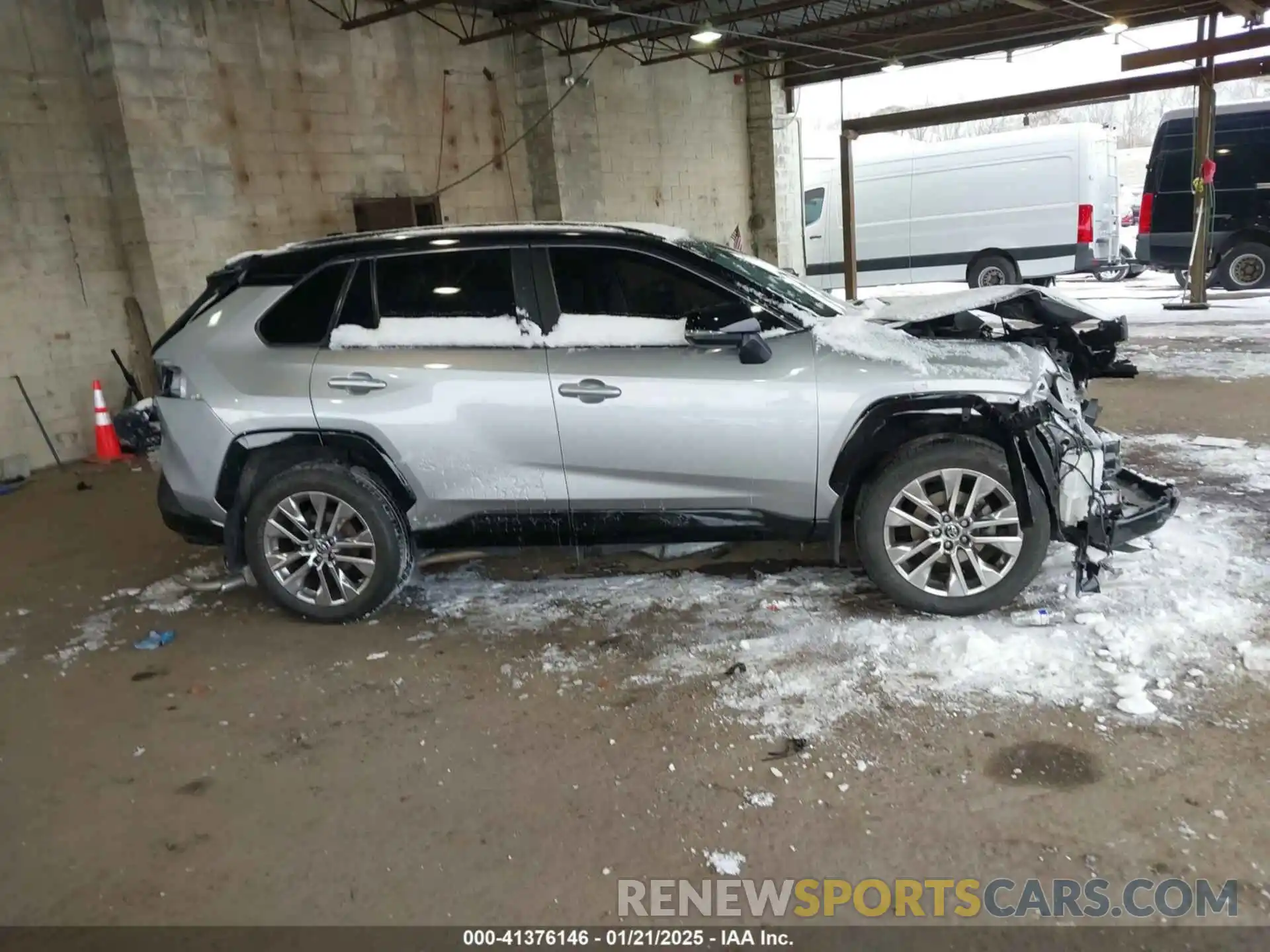 13 Photograph of a damaged car 2T3A1RFV3KW064119 TOYOTA RAV4 2019