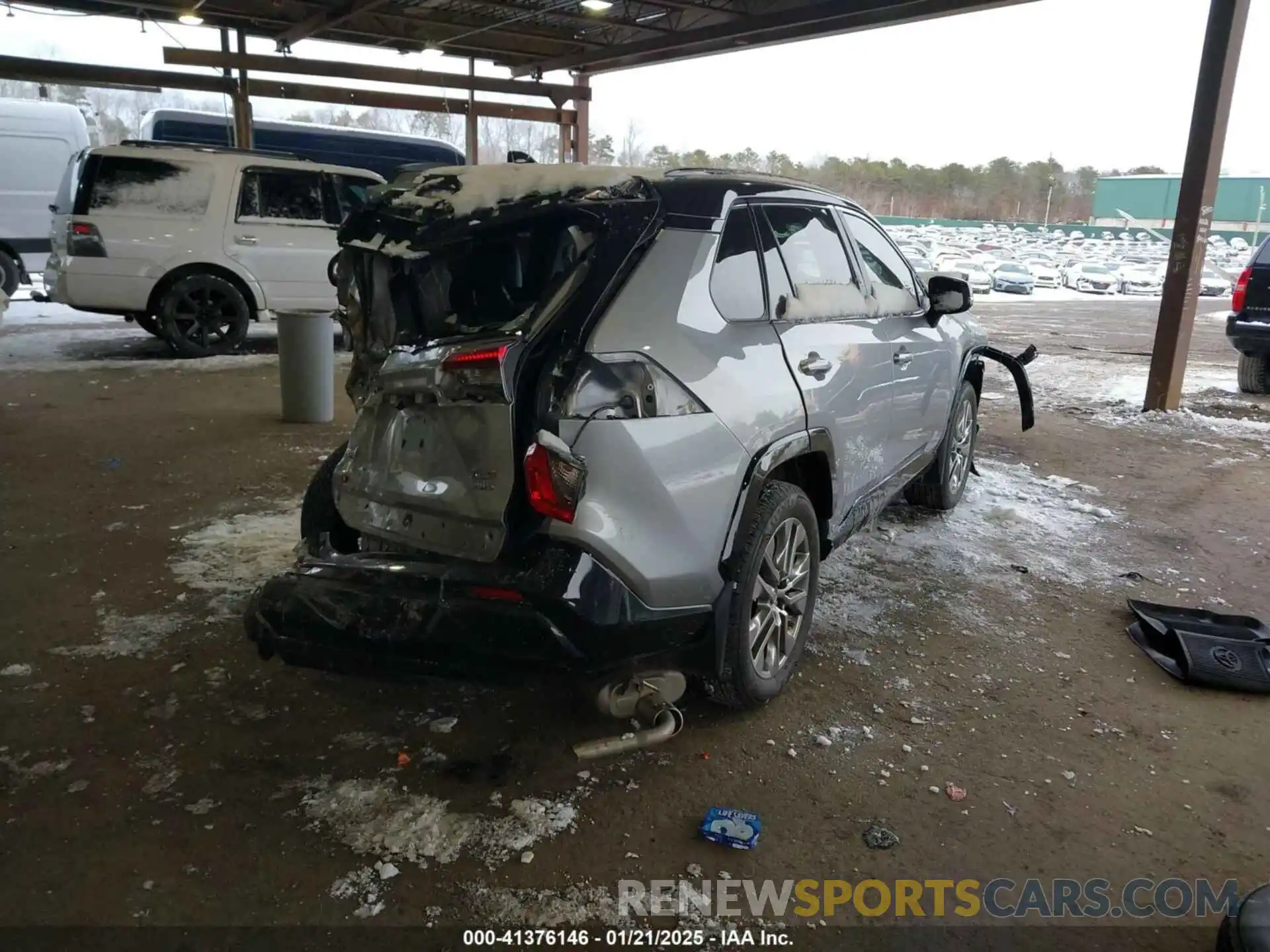 4 Photograph of a damaged car 2T3A1RFV3KW064119 TOYOTA RAV4 2019