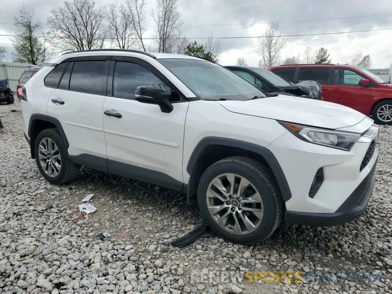 4 Photograph of a damaged car 2T3A1RFV3KW081051 TOYOTA RAV4 2019
