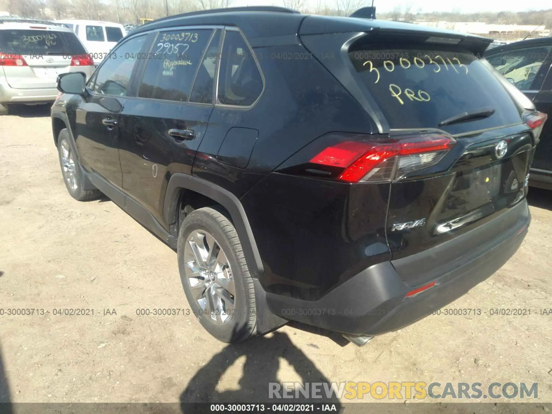 3 Photograph of a damaged car 2T3A1RFV3KW082166 TOYOTA RAV4 2019