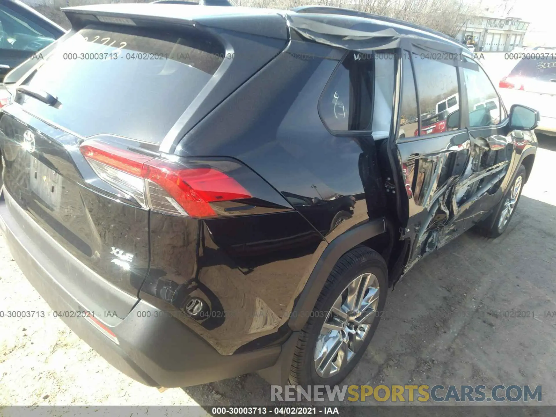 4 Photograph of a damaged car 2T3A1RFV3KW082166 TOYOTA RAV4 2019